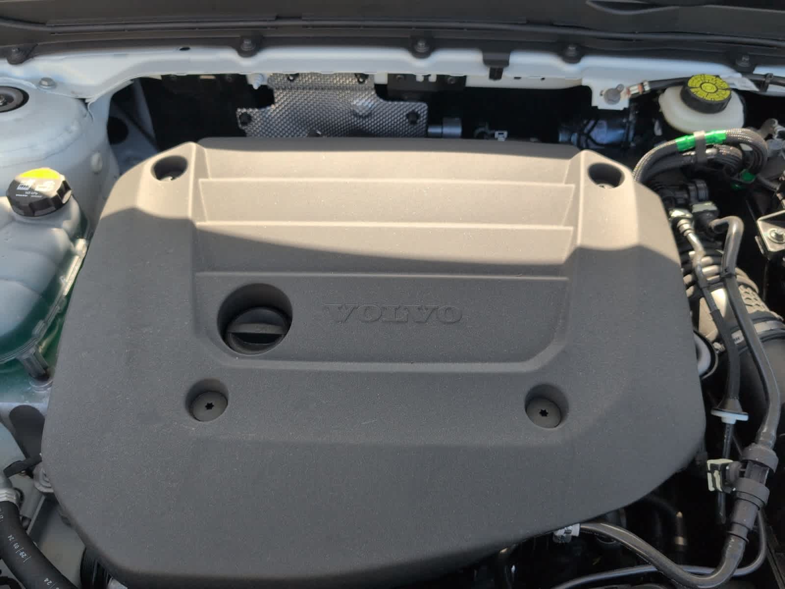 new 2025 Volvo XC40 car, priced at $42,365