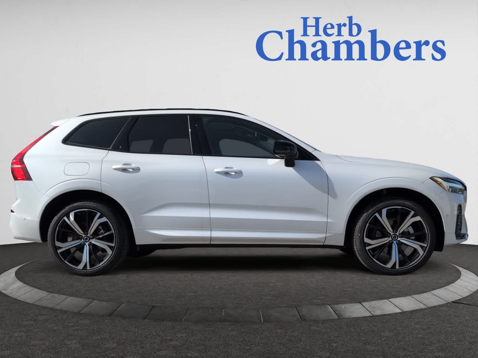 new 2025 Volvo XC60 car, priced at $60,660