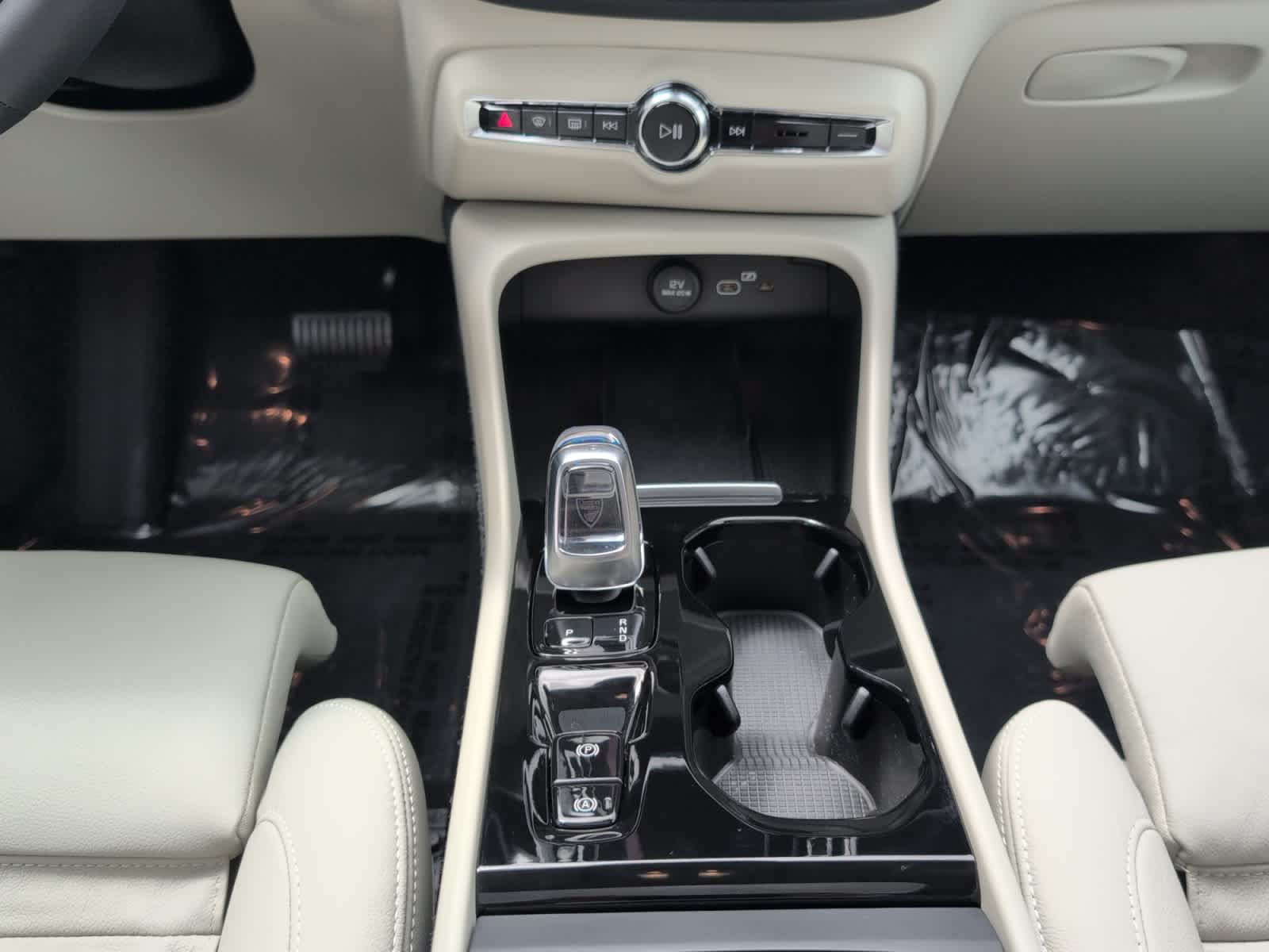 used 2024 Volvo XC40 car, priced at $41,998