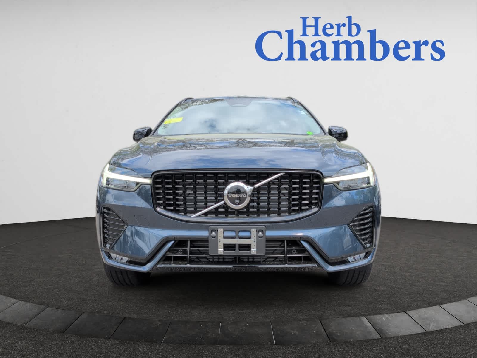 new 2025 Volvo XC60 car, priced at $55,360