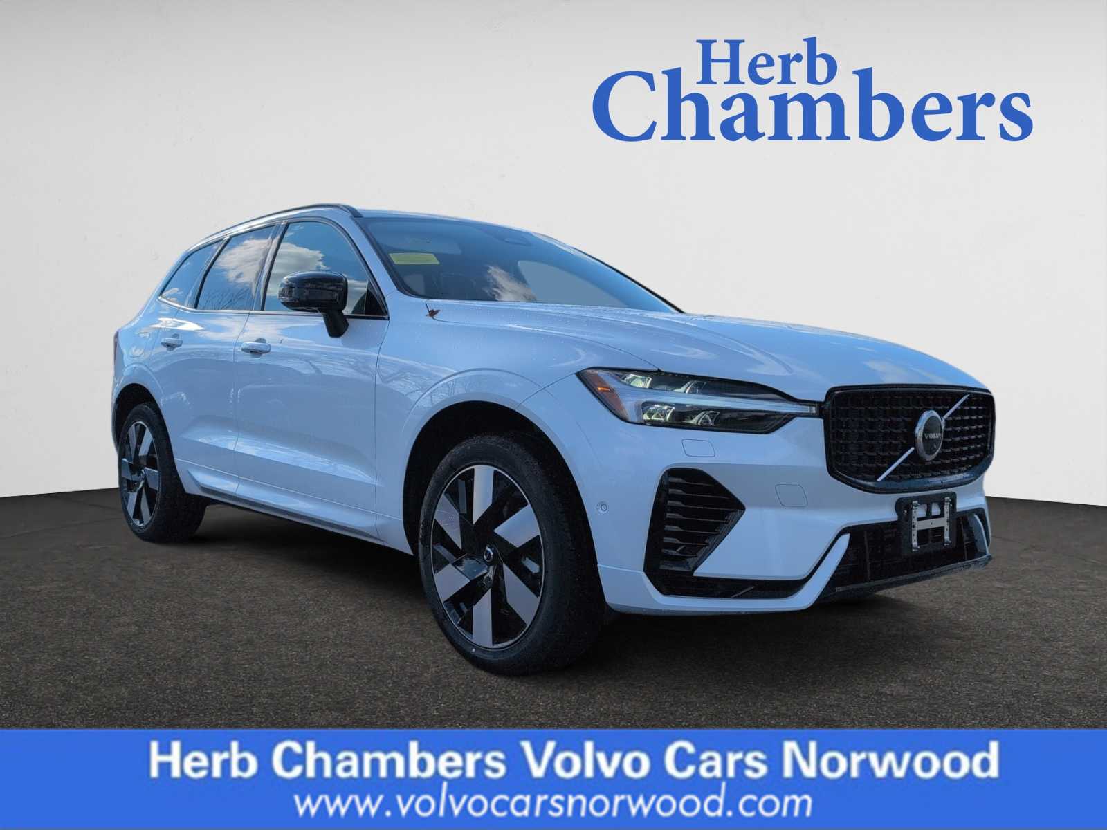 new 2025 Volvo XC60 plug-in hybrid car, priced at $66,235