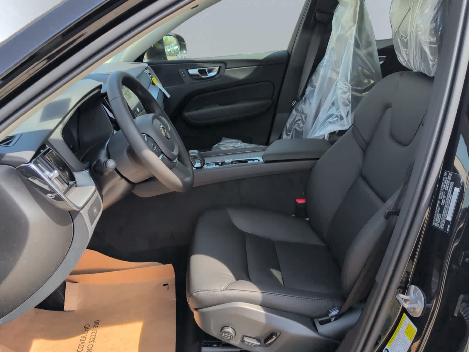 new 2025 Volvo XC60 car, priced at $50,300