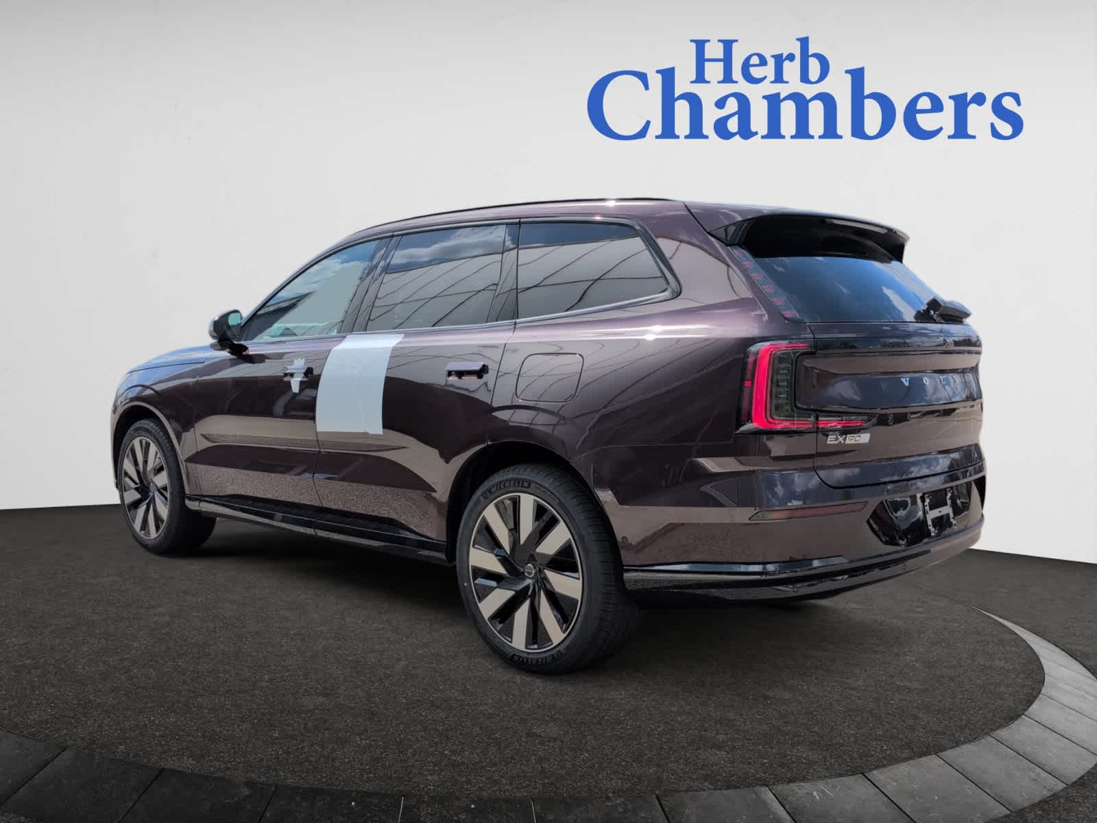 new 2025 Volvo EX90 car, priced at $92,235