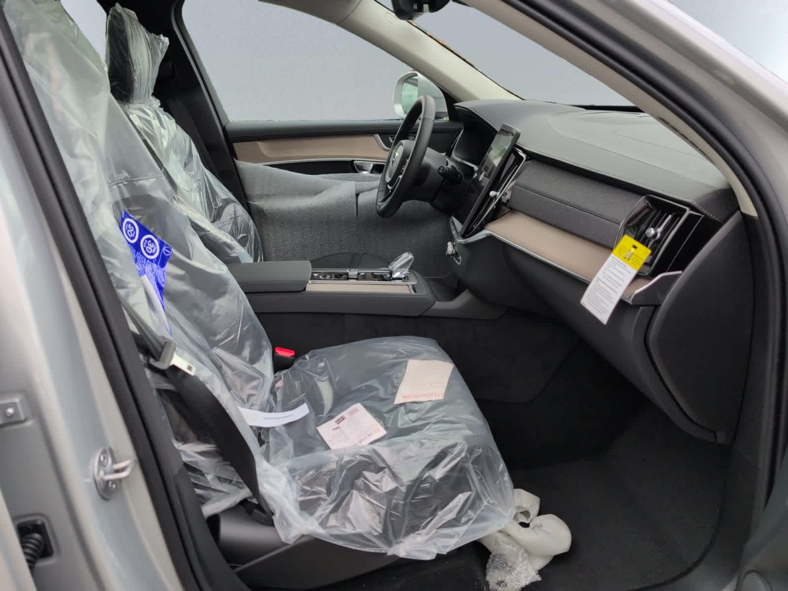 new 2025 Volvo XC90 car, priced at $65,895
