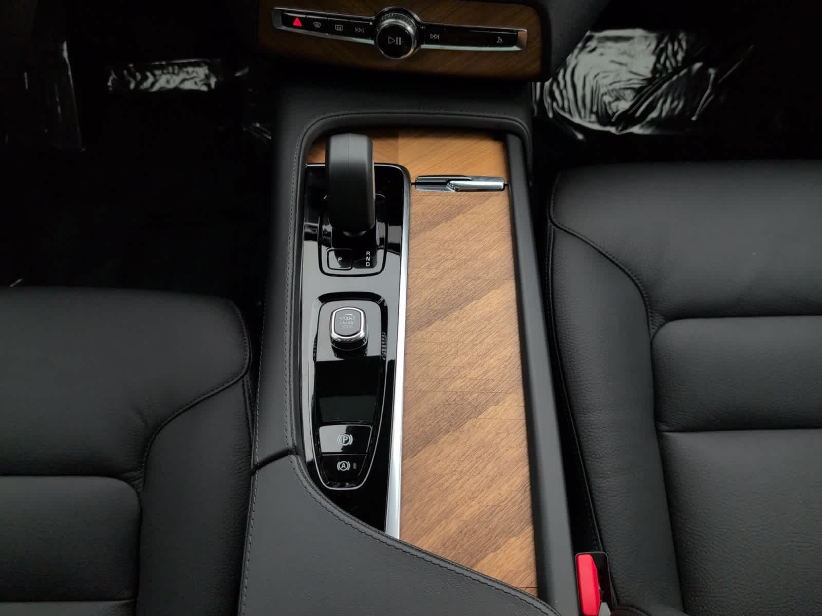 new 2024 Volvo XC90 car, priced at $54,998