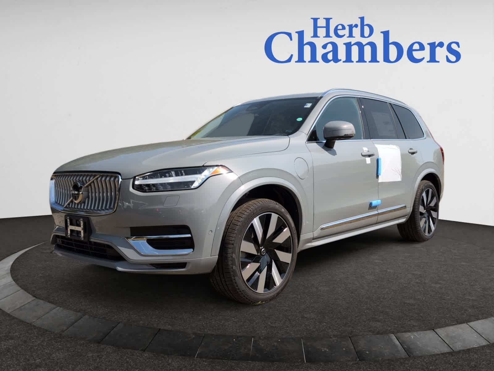 new 2025 Volvo XC90 plug-in hybrid car, priced at $85,855