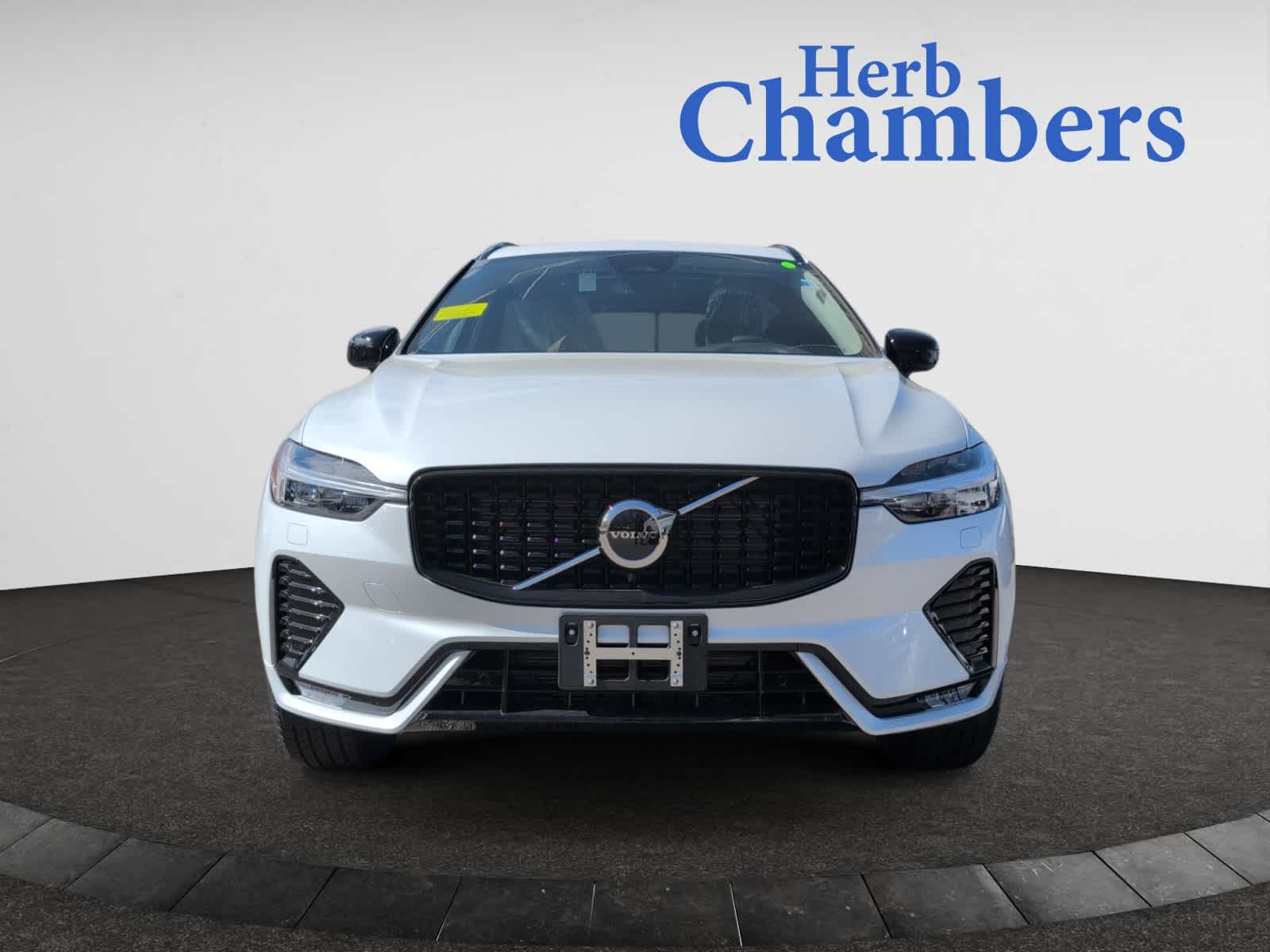 new 2025 Volvo XC60 car, priced at $50,300