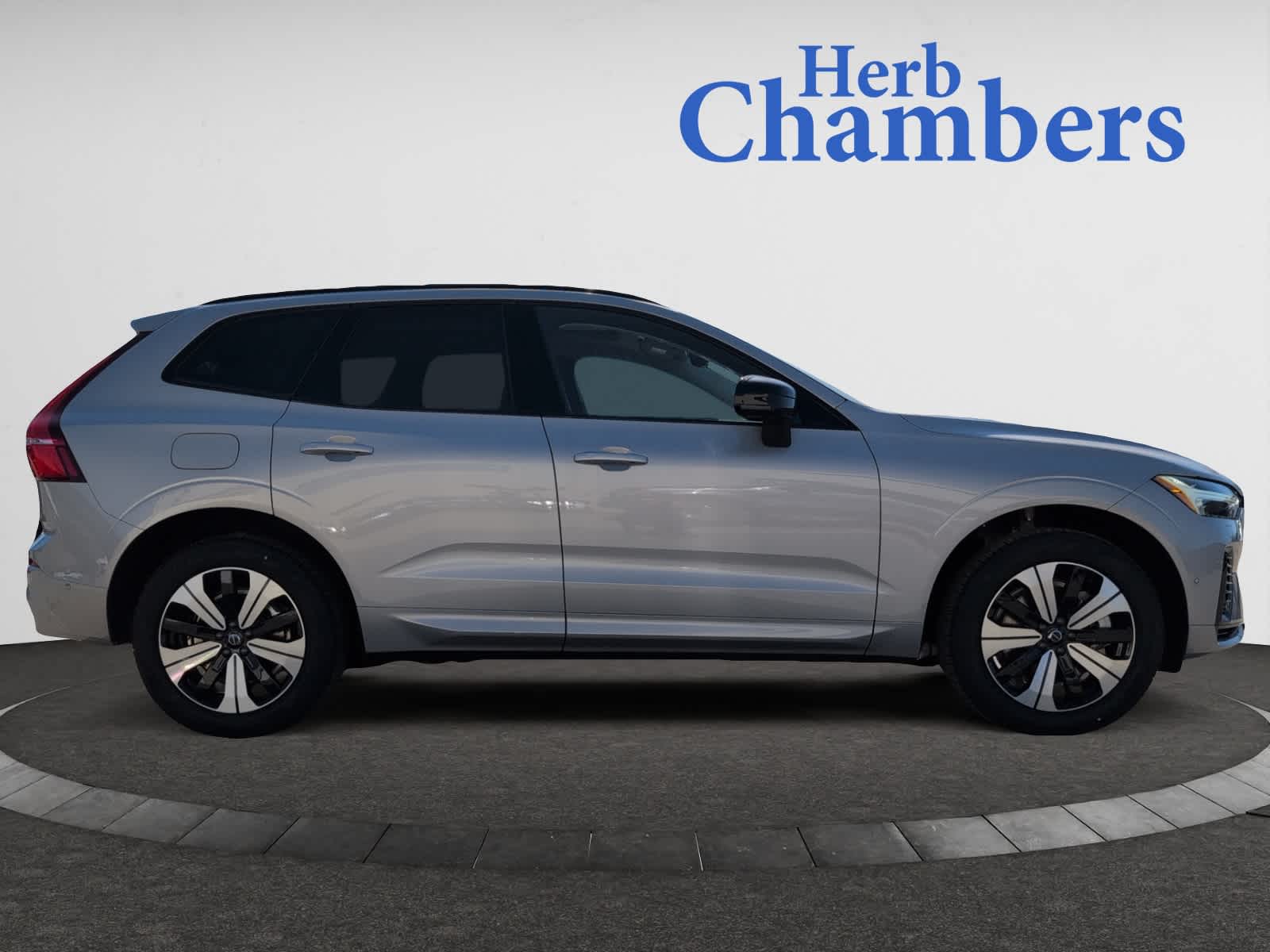 new 2025 Volvo XC60 plug-in hybrid car, priced at $65,455