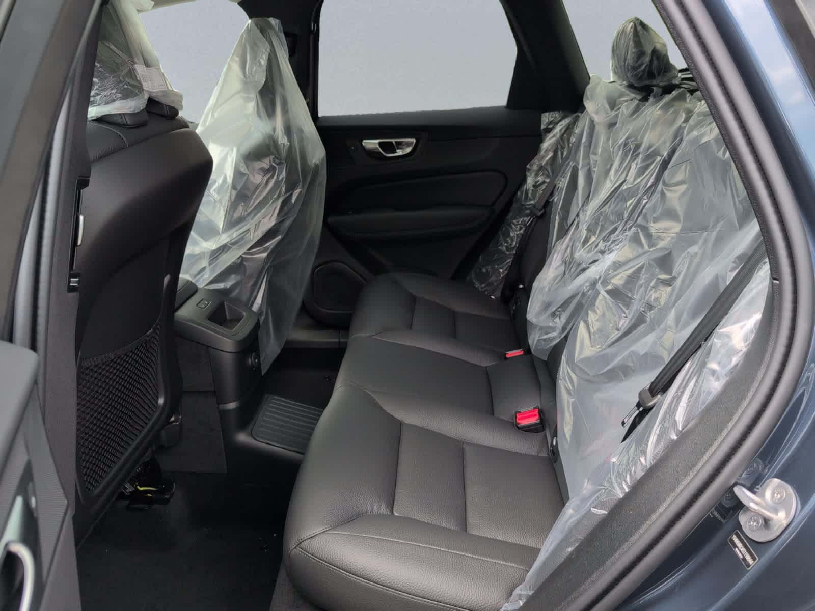 new 2025 Volvo XC60 plug-in hybrid car, priced at $66,260