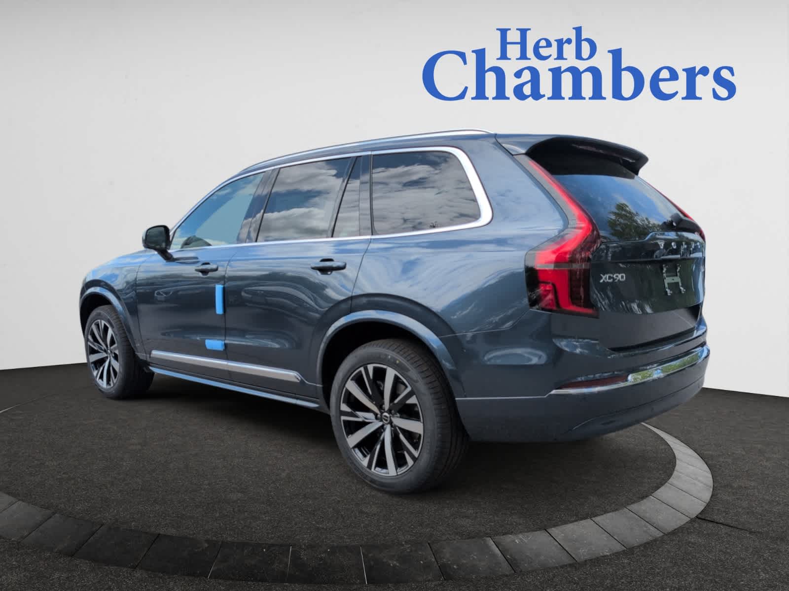 new 2025 Volvo XC90 car, priced at $59,745