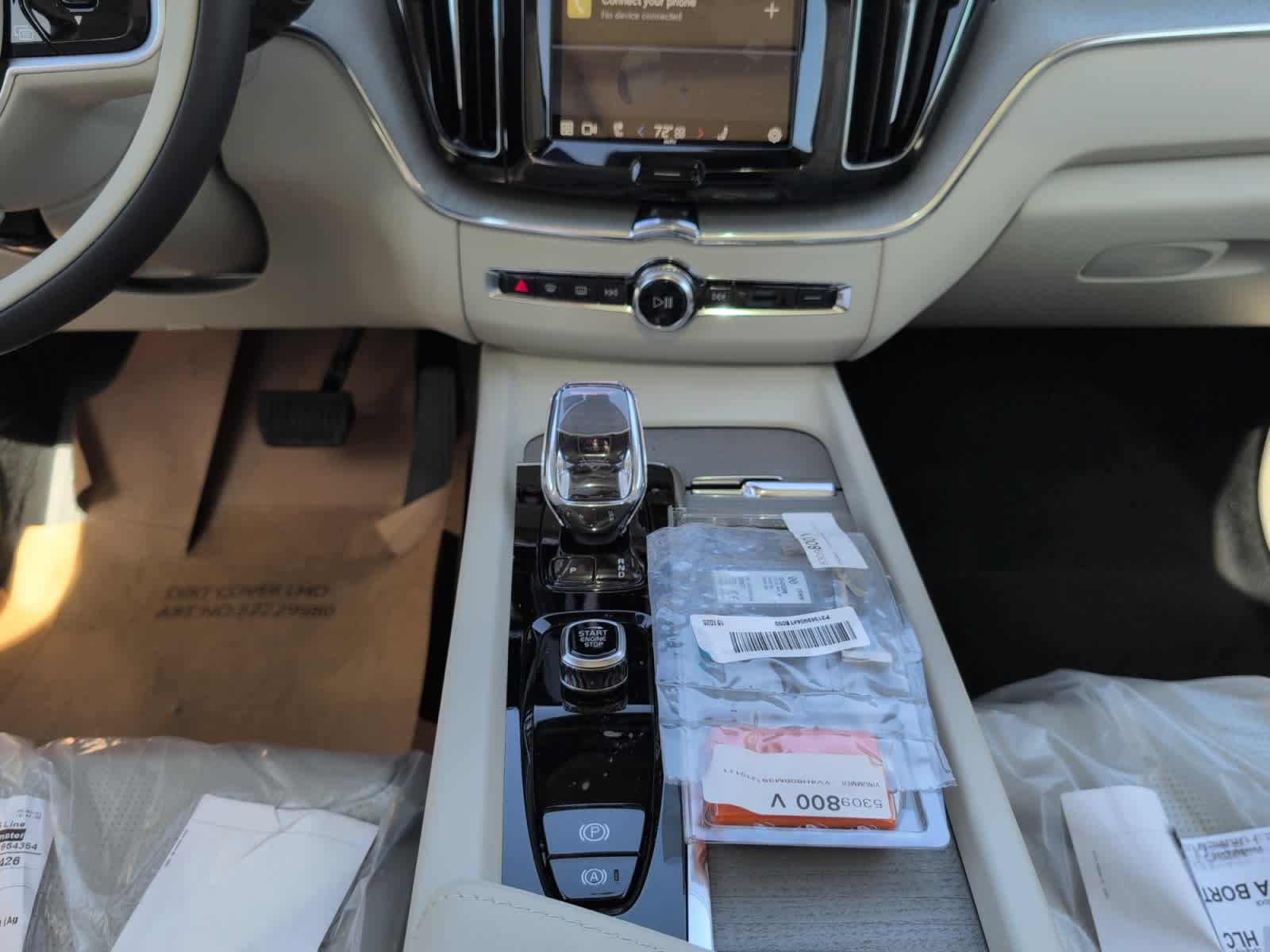 new 2025 Volvo XC60 plug-in hybrid car, priced at $71,510