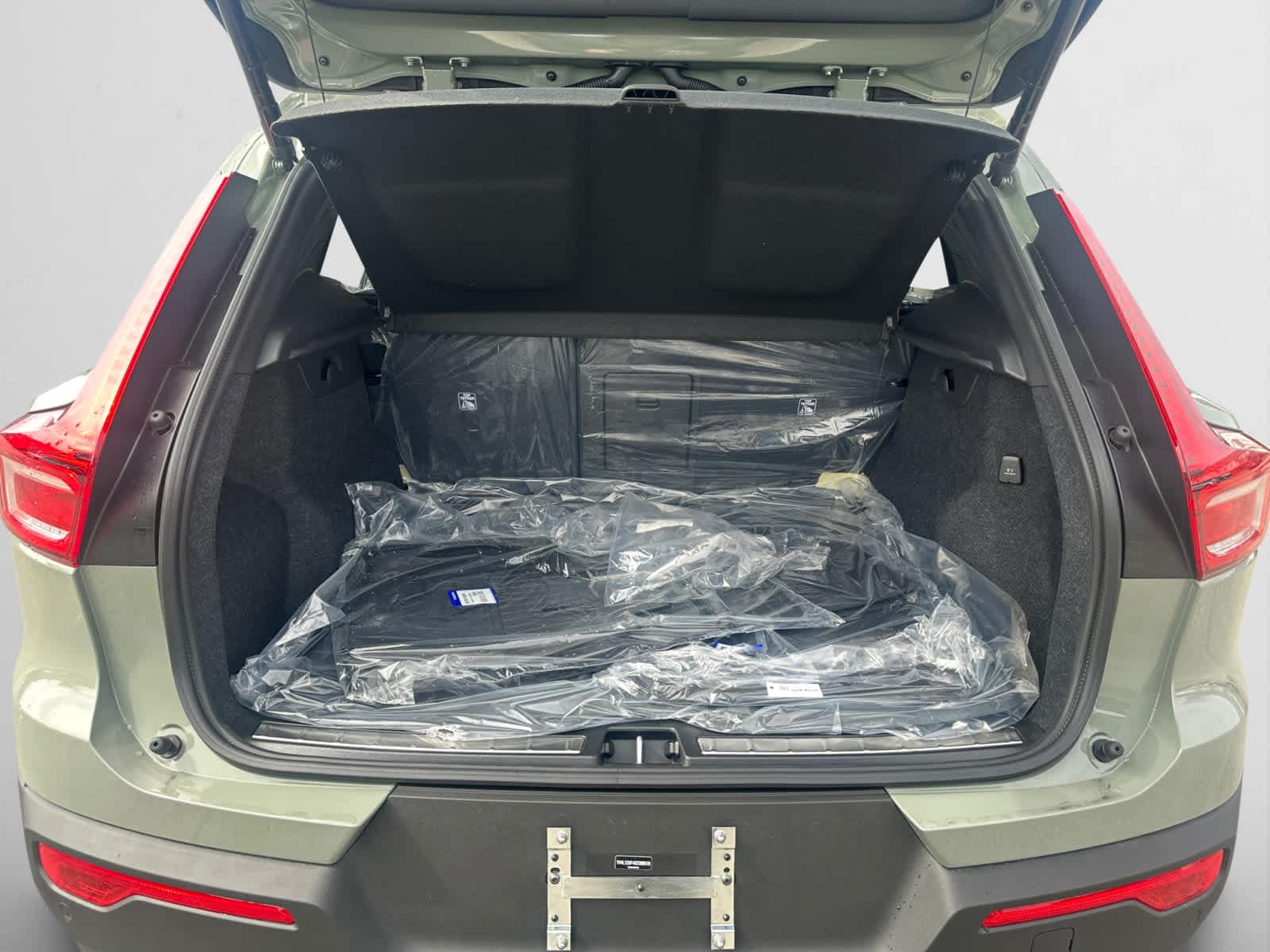 new 2025 Volvo XC40 car, priced at $51,565