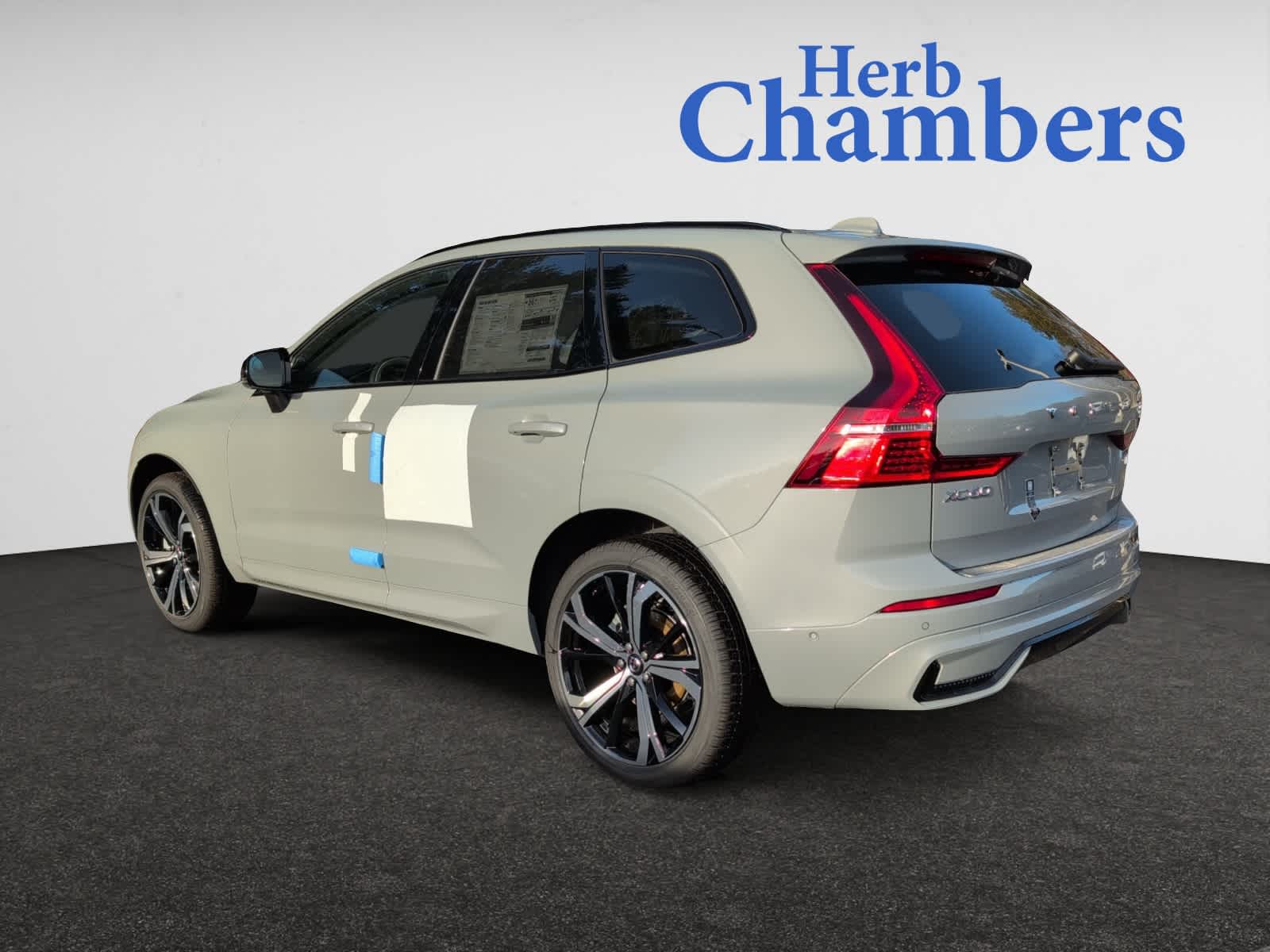 new 2025 Volvo XC60 car, priced at $60,635