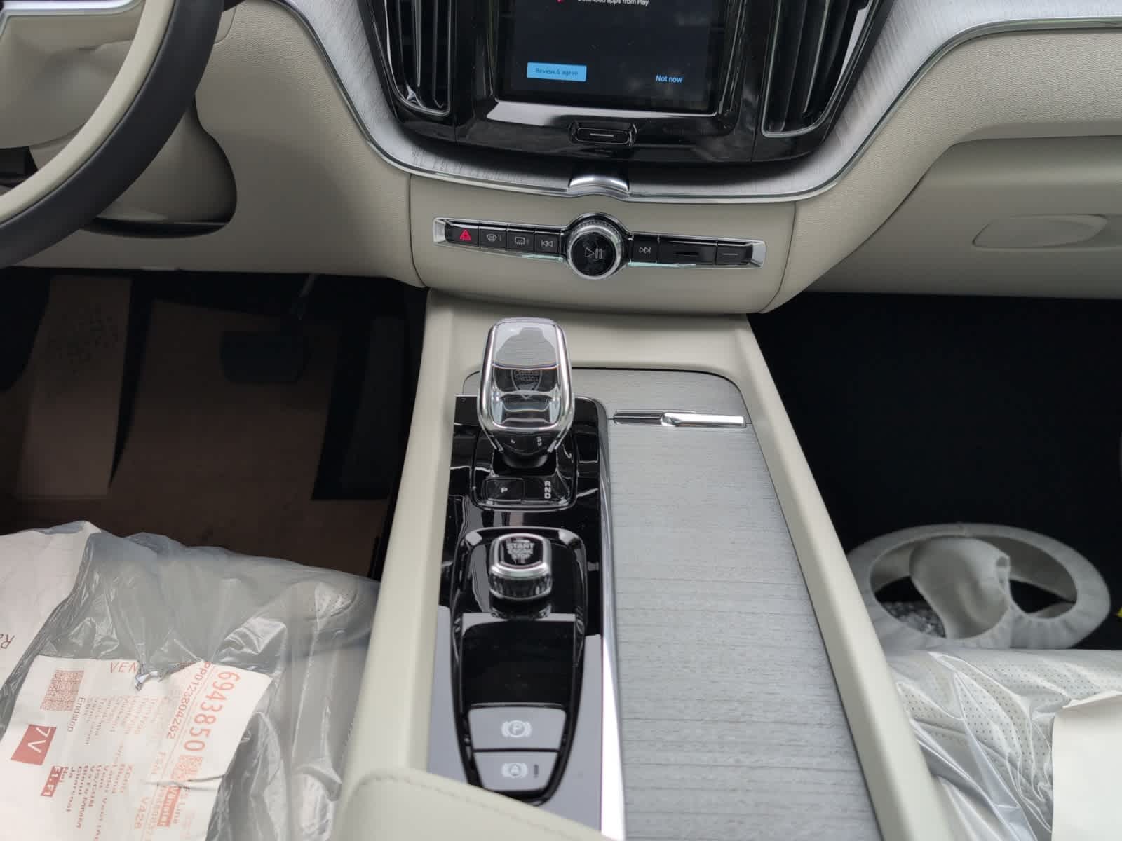 new 2025 Volvo XC60 car, priced at $61,005