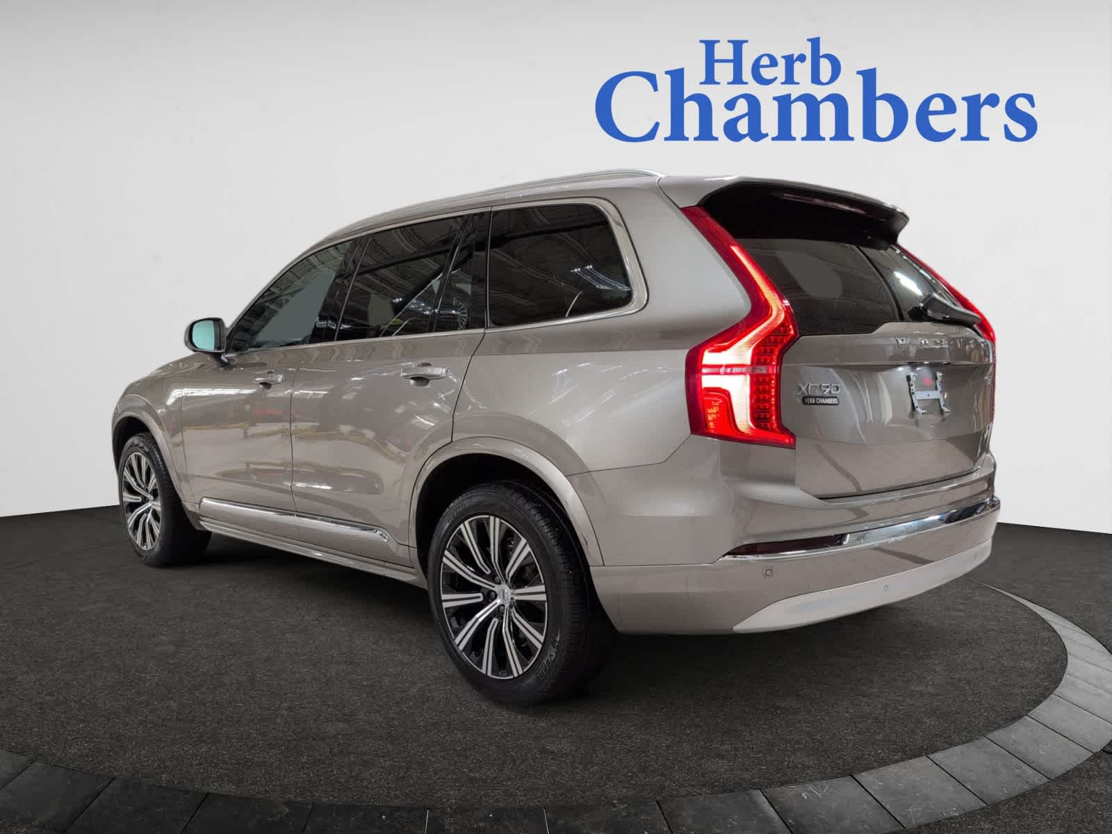 used 2022 Volvo XC90 car, priced at $42,998