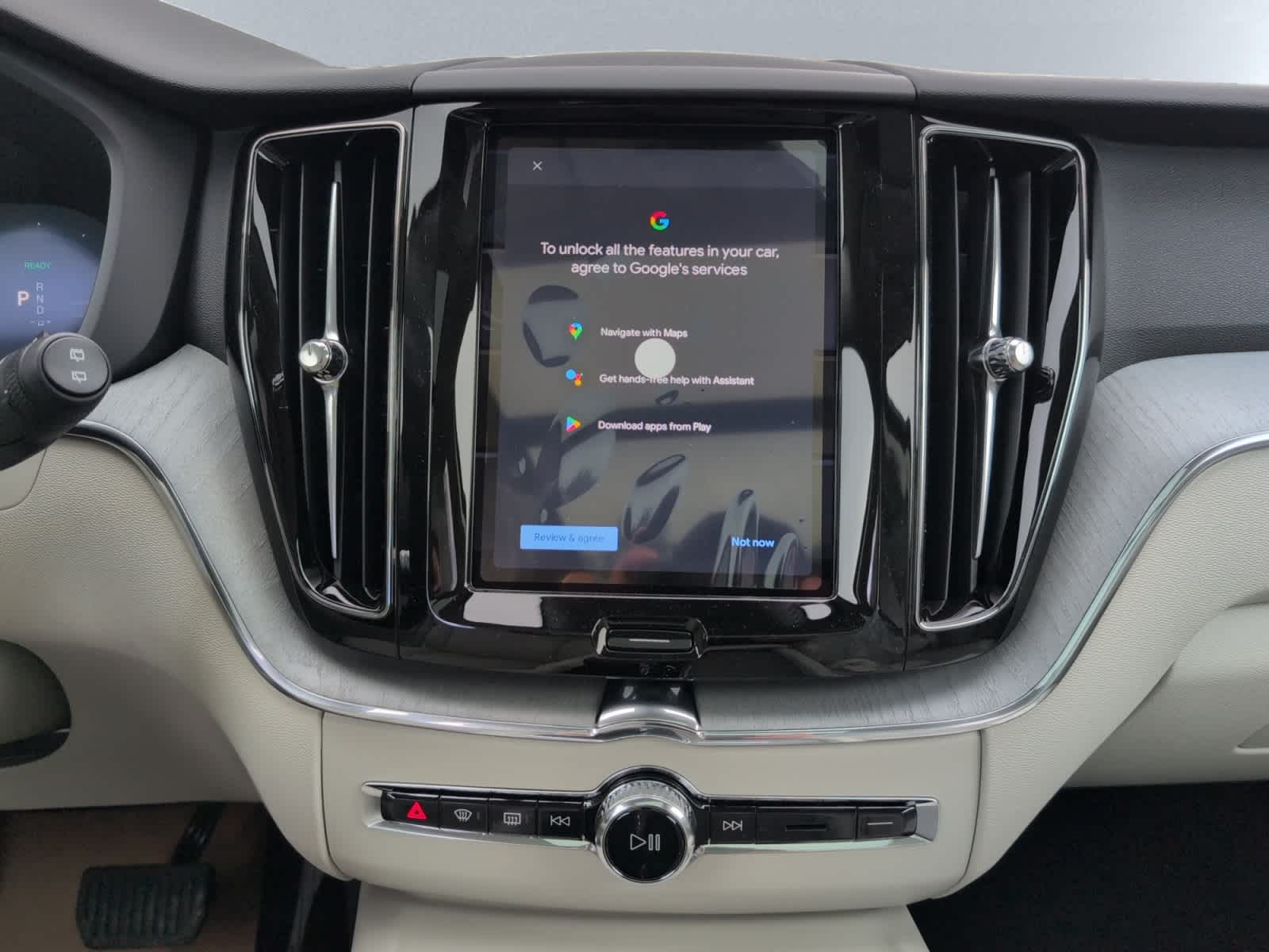 new 2025 Volvo XC60 plug-in hybrid car, priced at $65,805