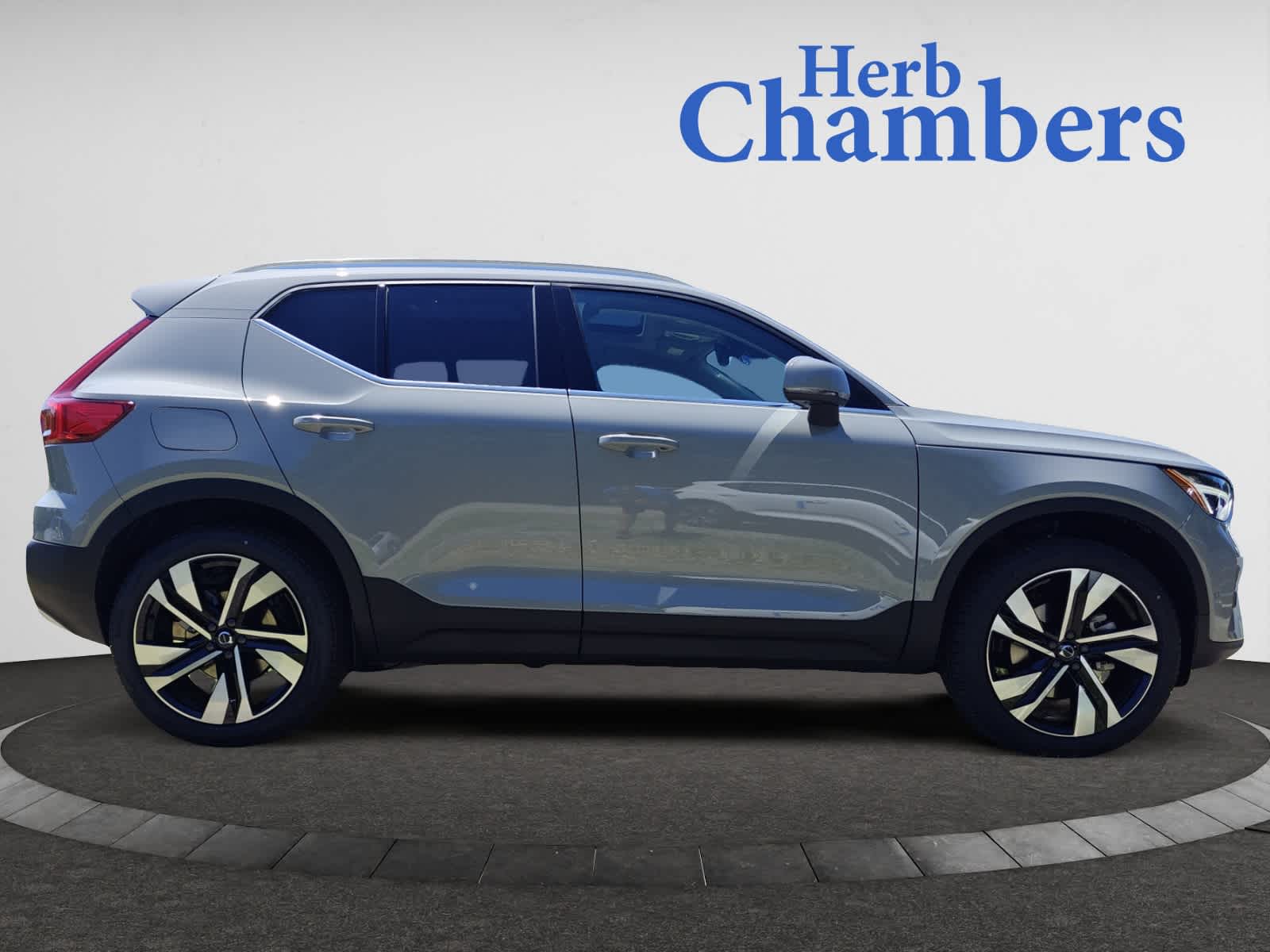 new 2025 Volvo XC40 car, priced at $50,375