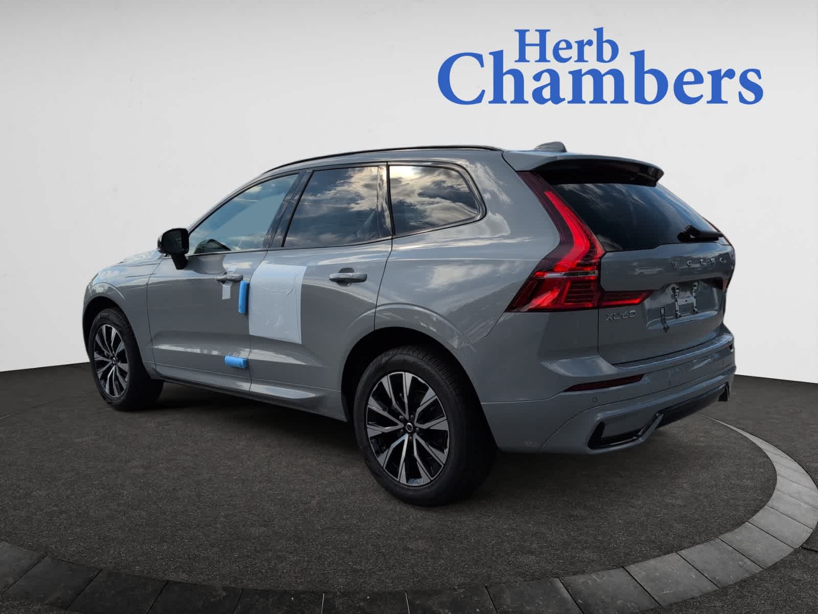 new 2025 Volvo XC60 car, priced at $51,075