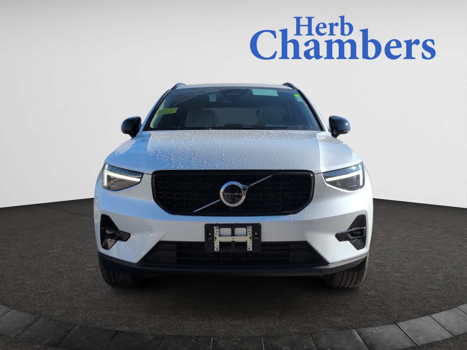 new 2025 Volvo XC40 car, priced at $48,315