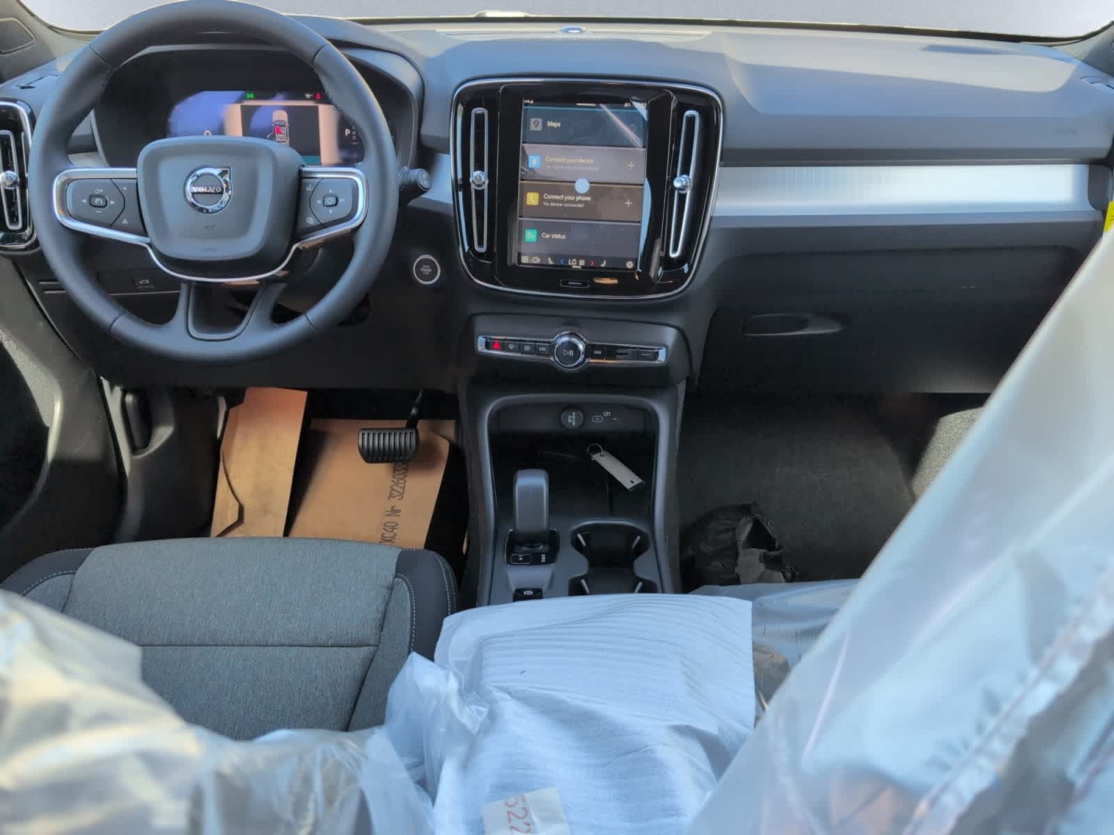 new 2025 Volvo XC40 car, priced at $42,365