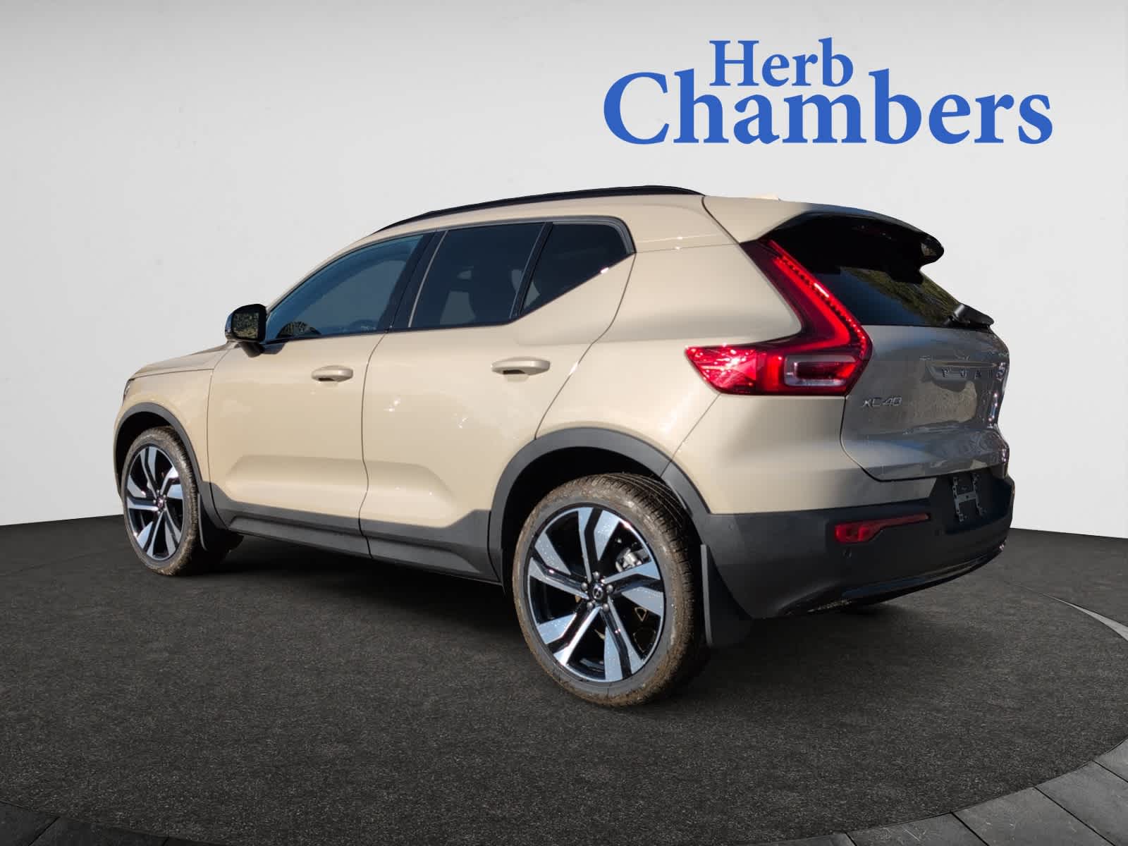 new 2025 Volvo XC40 car, priced at $53,435