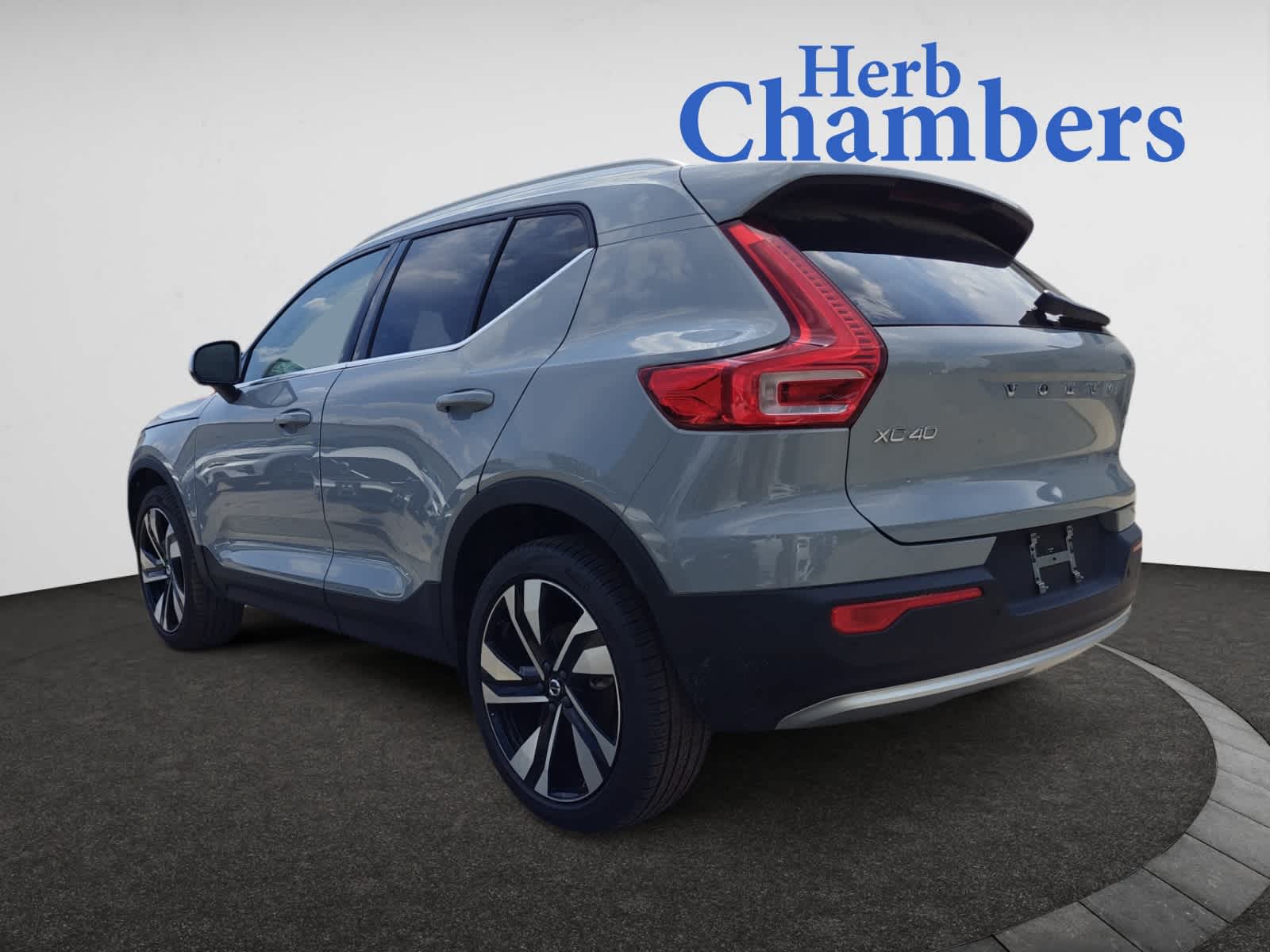 new 2024 Volvo XC40 car, priced at $51,130