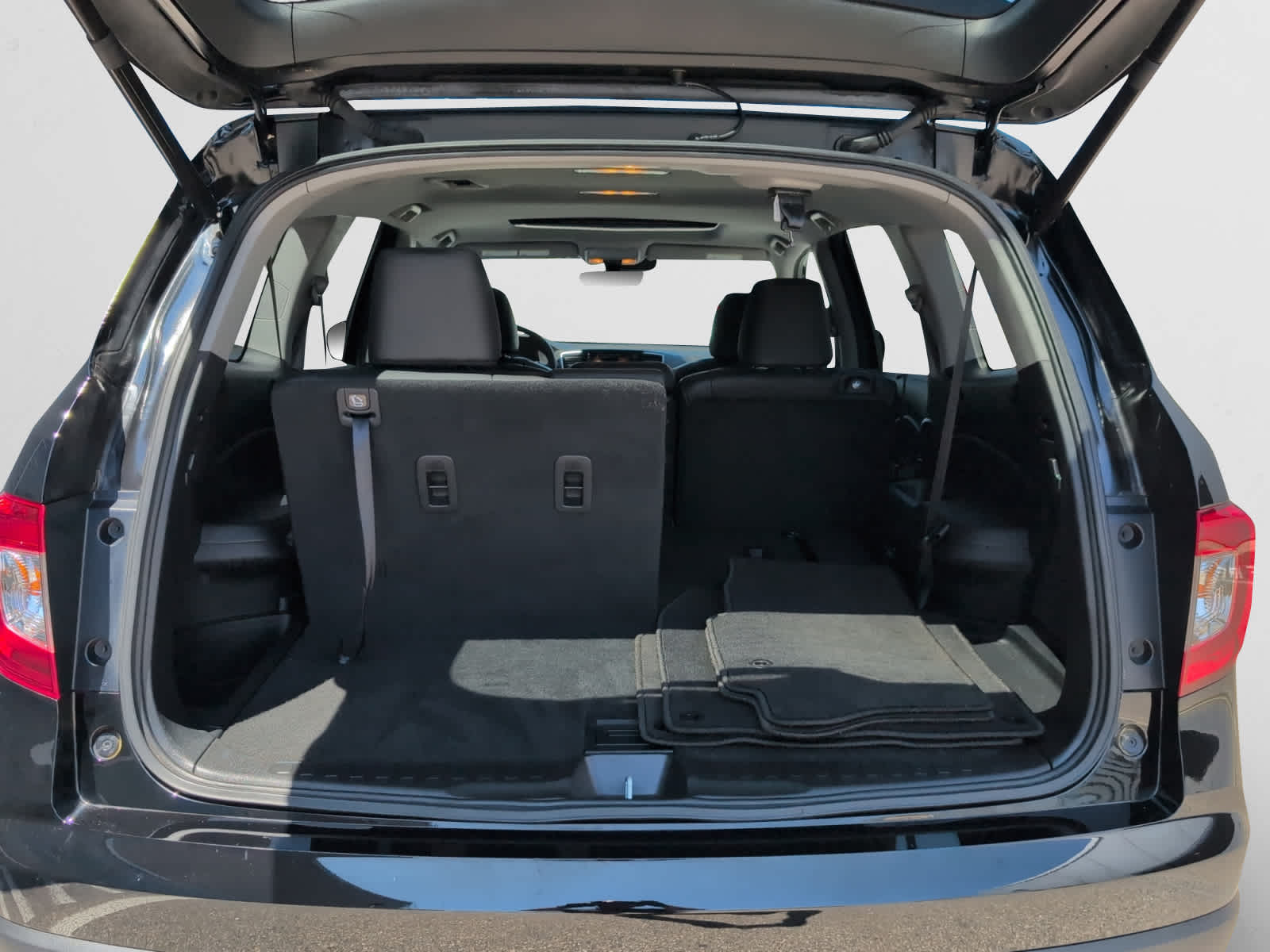 used 2022 Honda Pilot car, priced at $34,998
