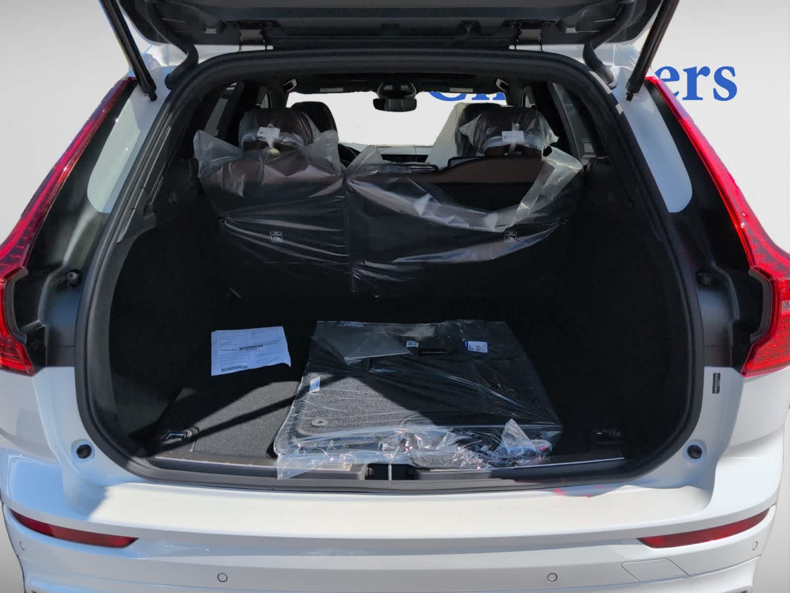 new 2025 Volvo XC60 car, priced at $54,545