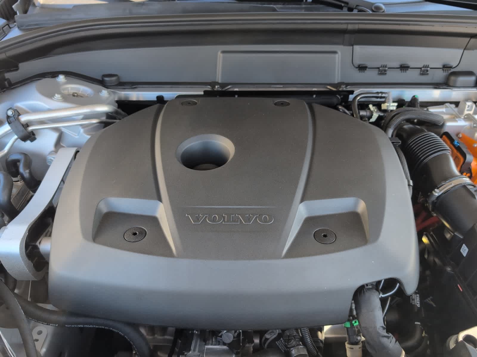 new 2025 Volvo XC60 plug-in hybrid car, priced at $65,455