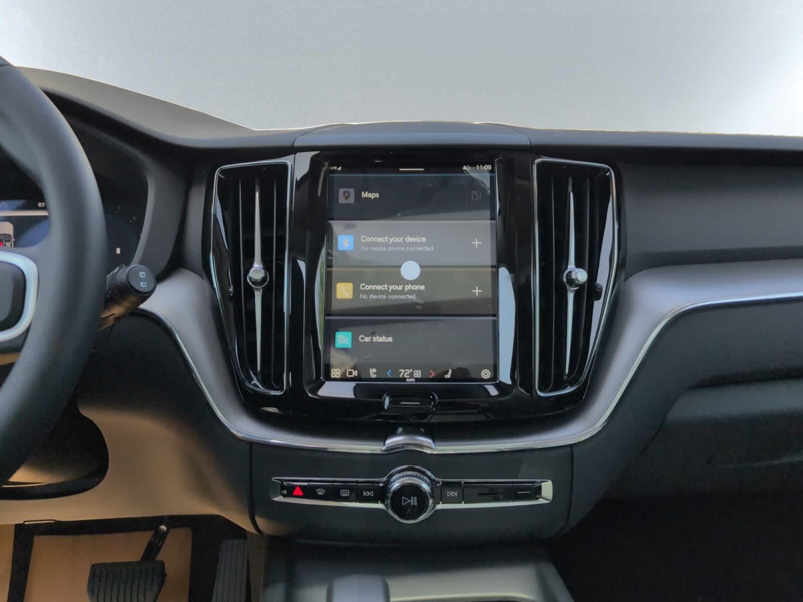 new 2025 Volvo XC60 car, priced at $50,300