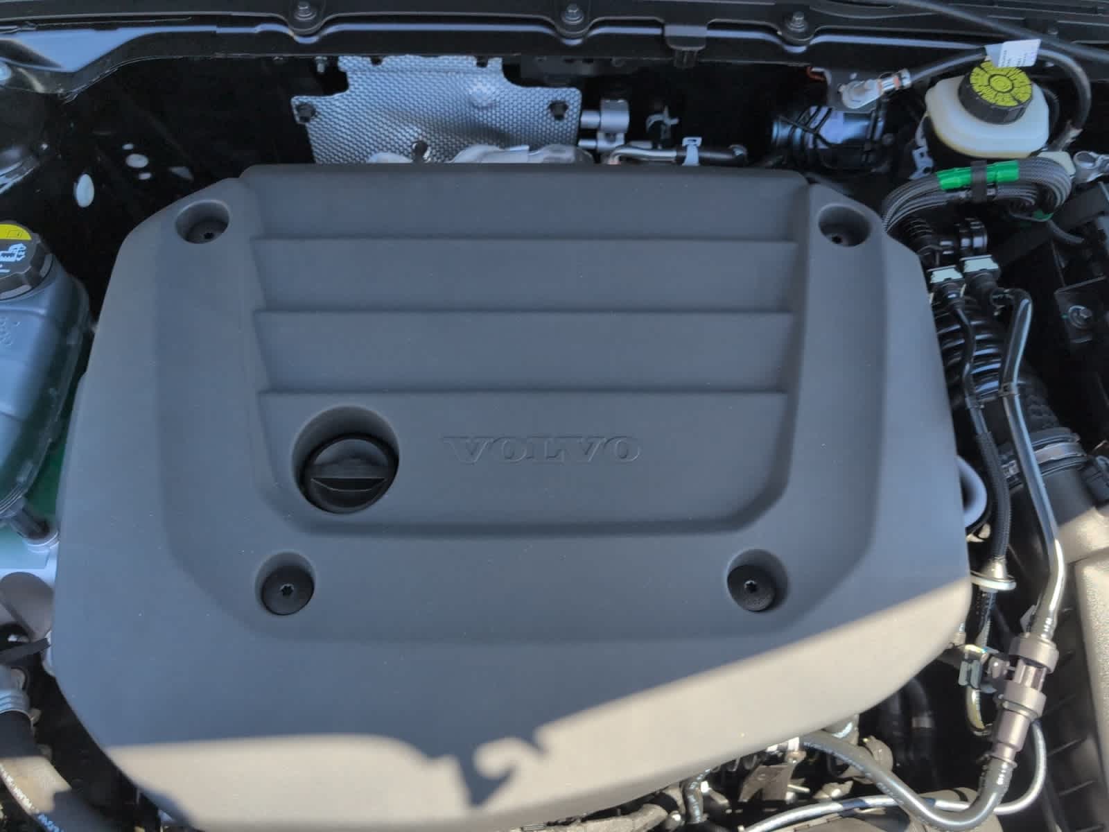 new 2025 Volvo XC40 car, priced at $46,035
