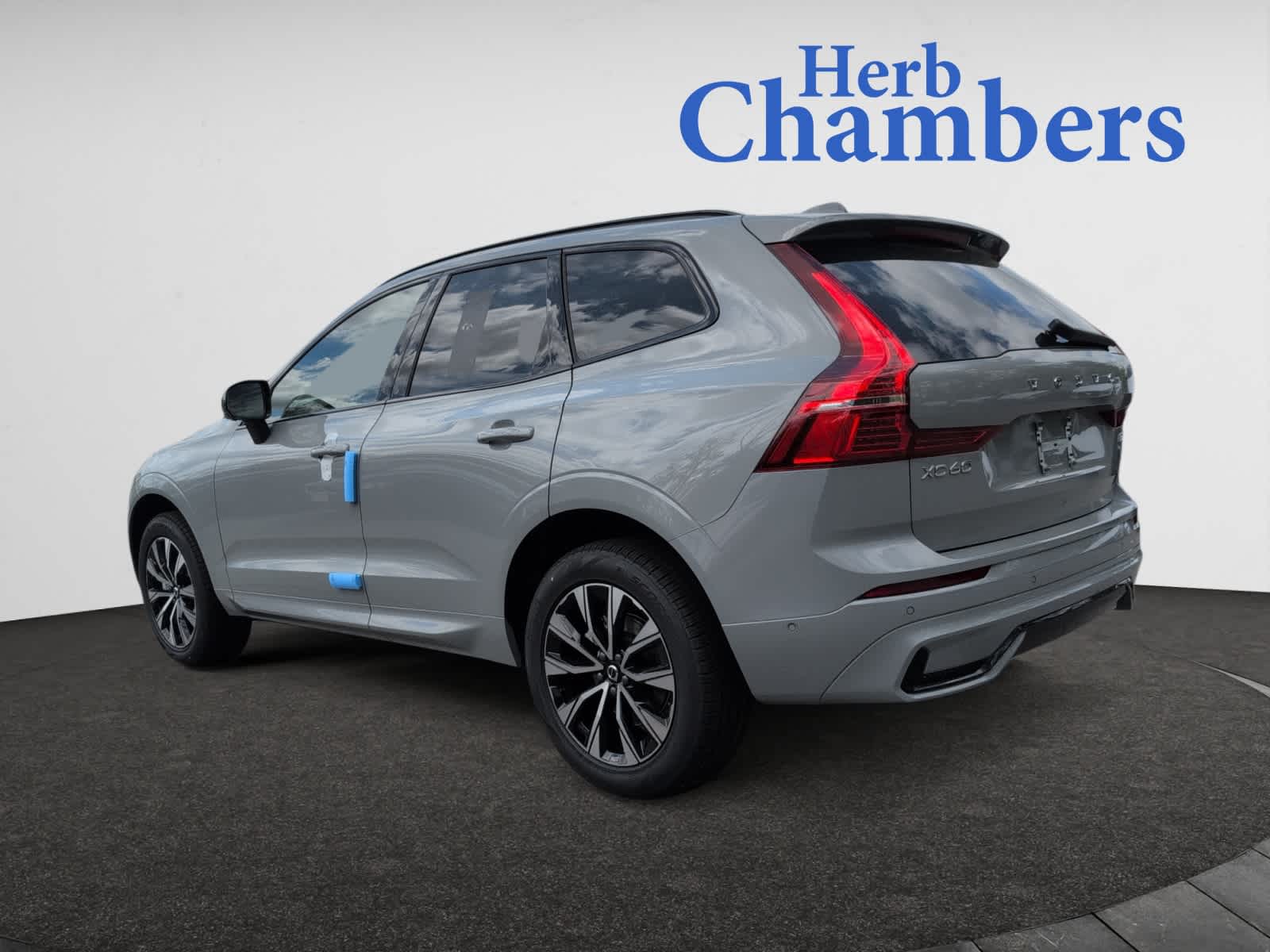 new 2025 Volvo XC60 car, priced at $54,555