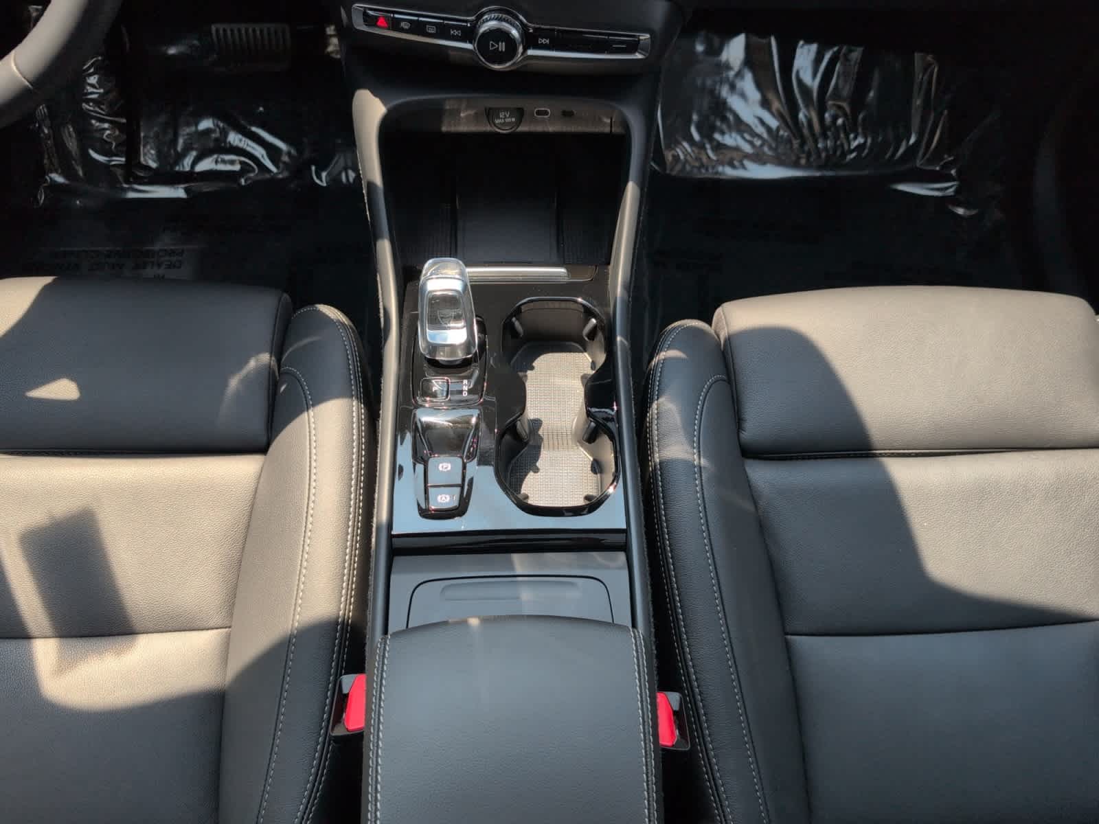 new 2024 Volvo XC40 car, priced at $52,410