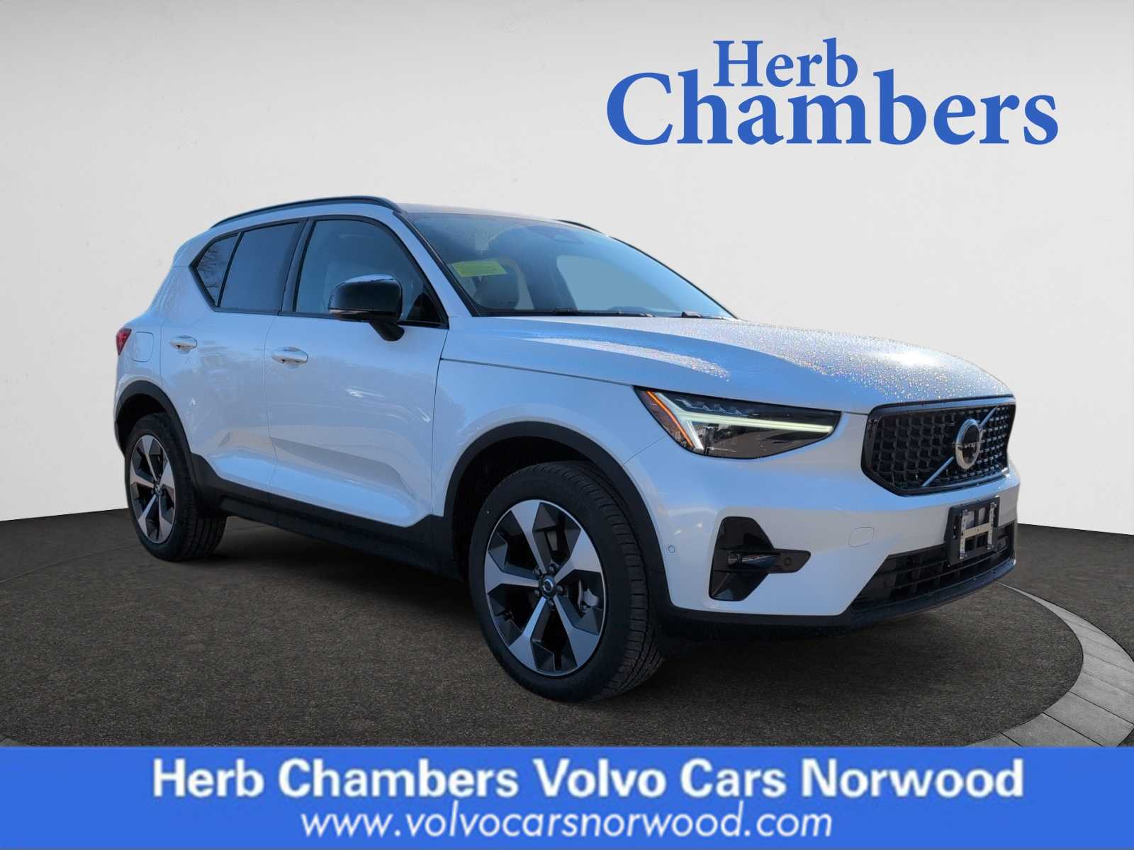 new 2025 Volvo XC40 car, priced at $48,315