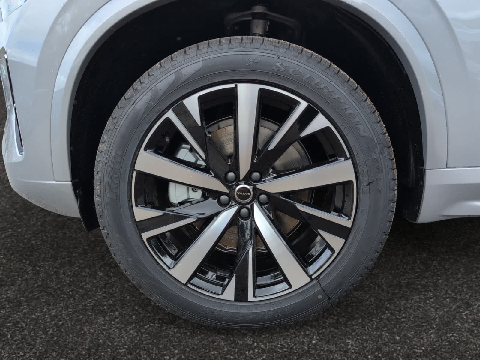 new 2025 Volvo XC90 car, priced at $65,895