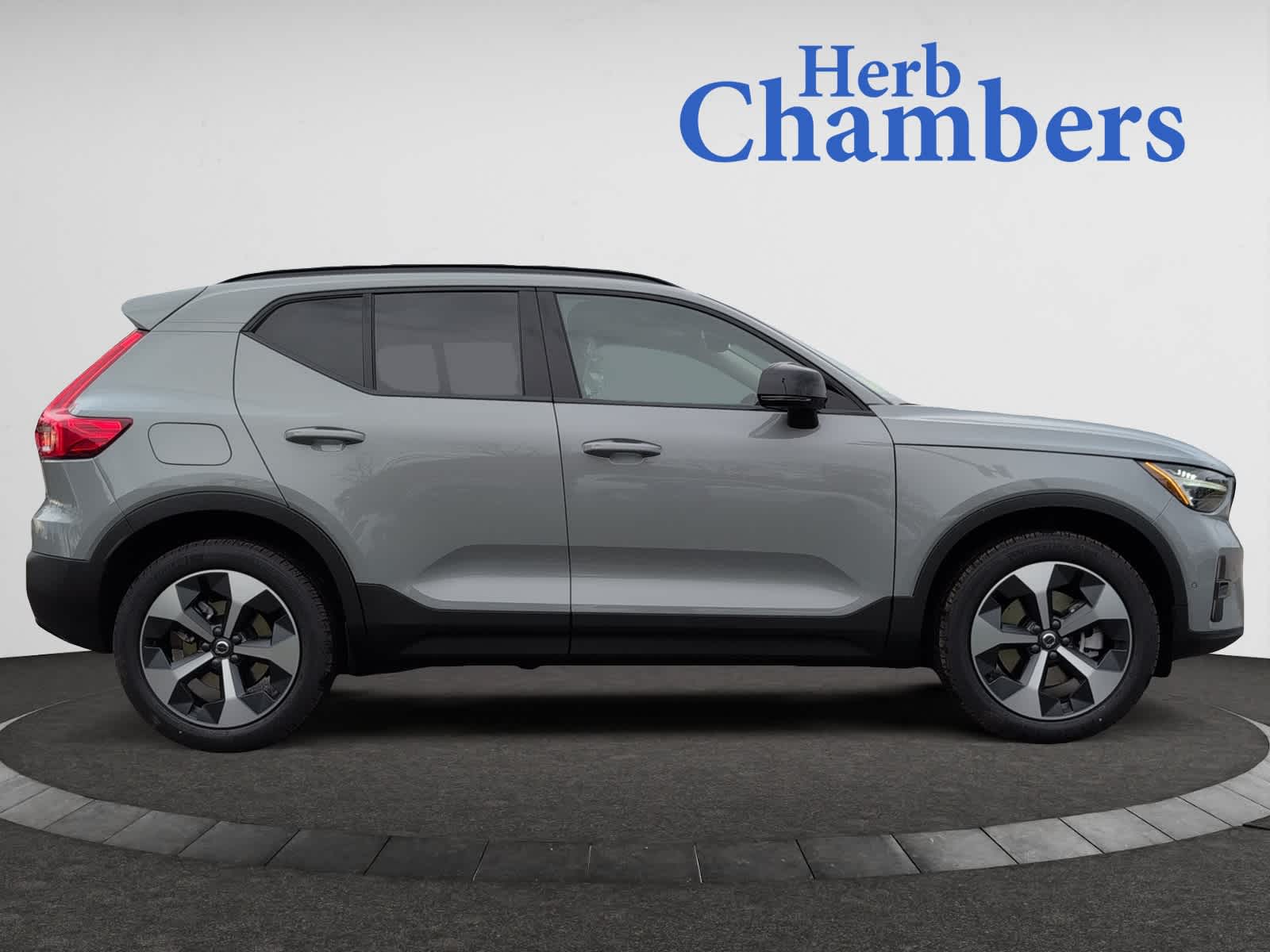 new 2025 Volvo XC40 car, priced at $48,315