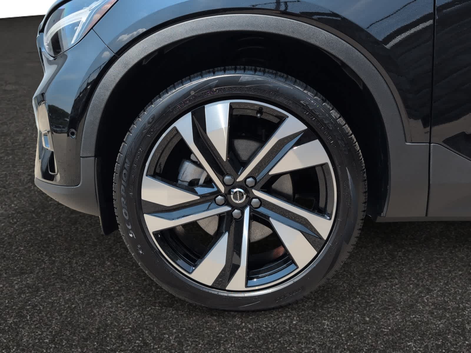 new 2024 Volvo XC40 car, priced at $52,410