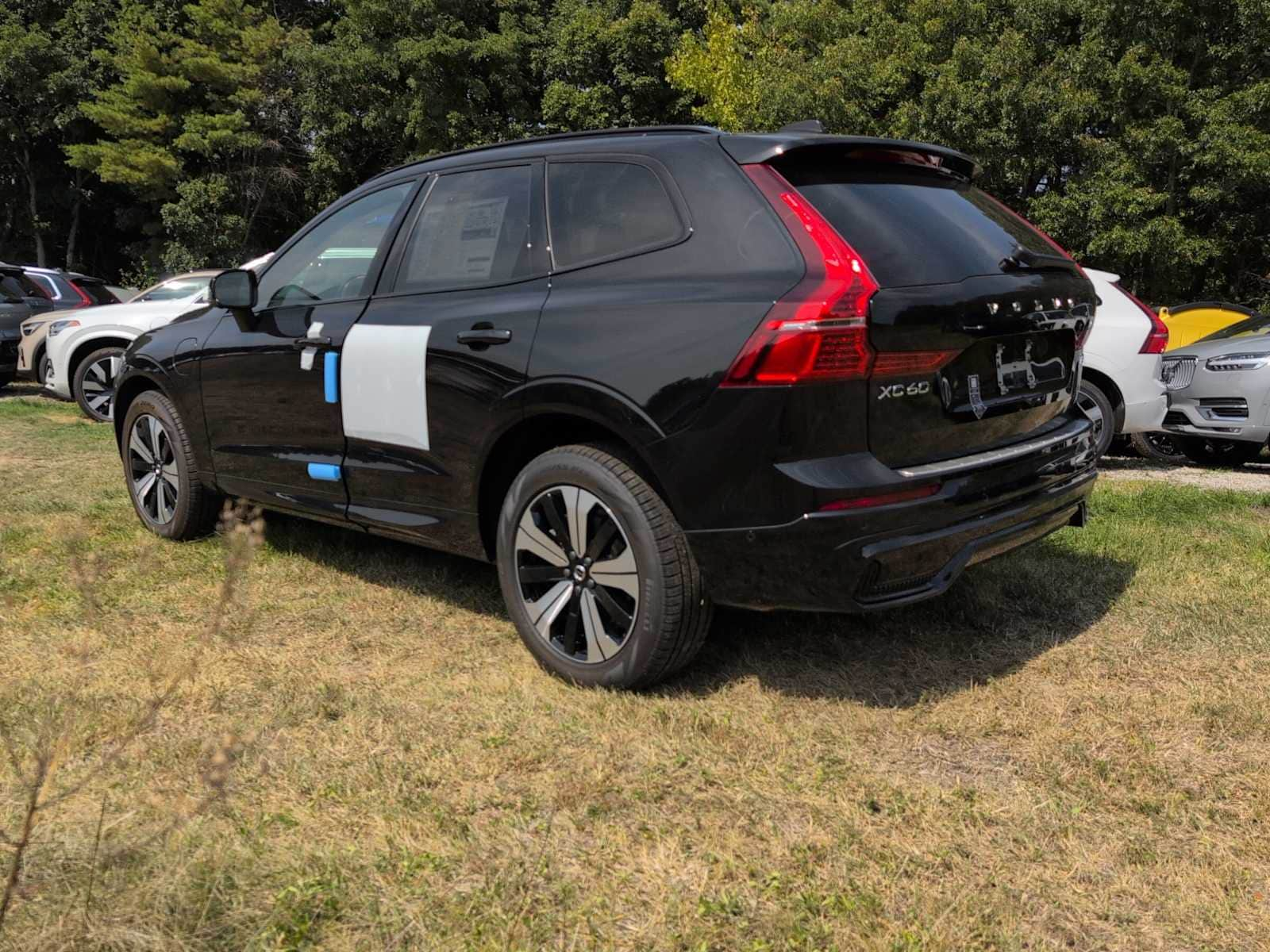 new 2025 Volvo XC60 plug-in hybrid car, priced at $65,825