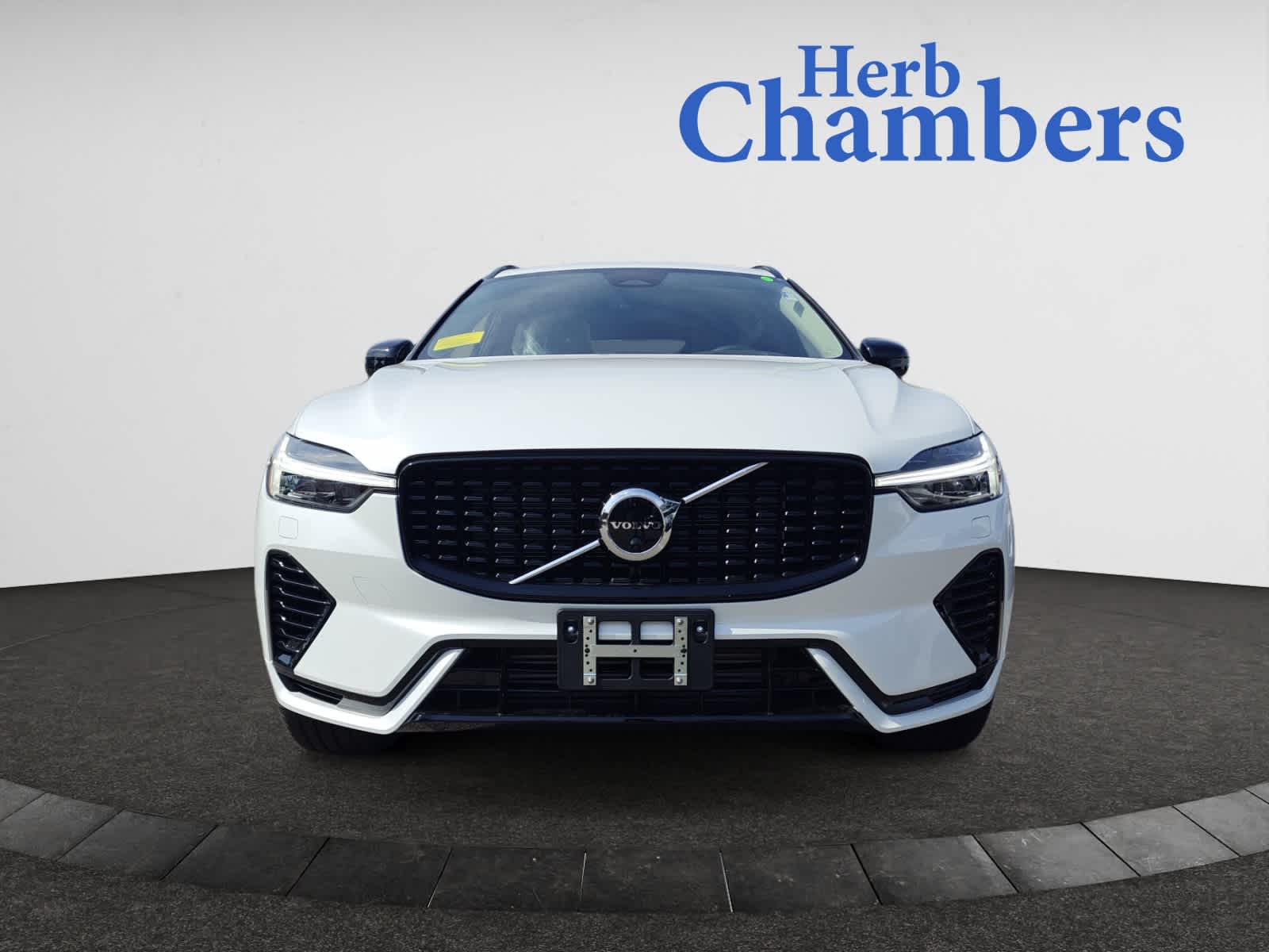 new 2025 Volvo XC60 plug-in hybrid car, priced at $71,490