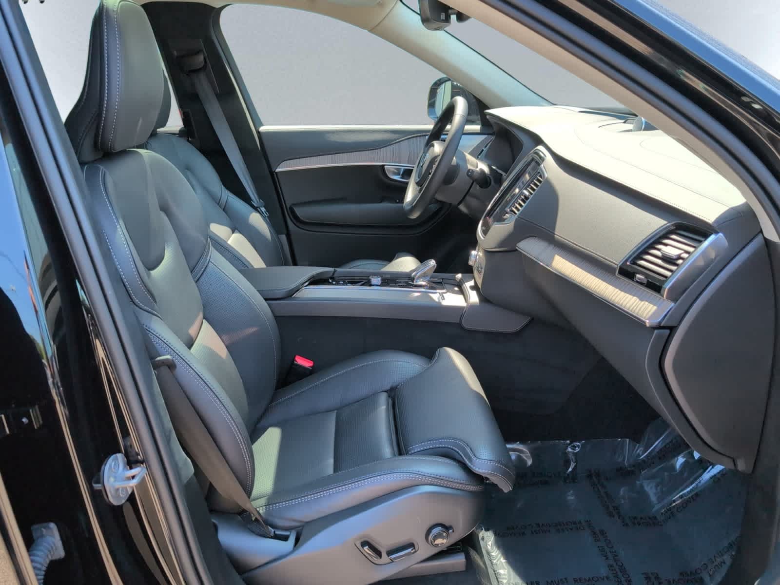 new 2024 Volvo XC90 car, priced at $79,015