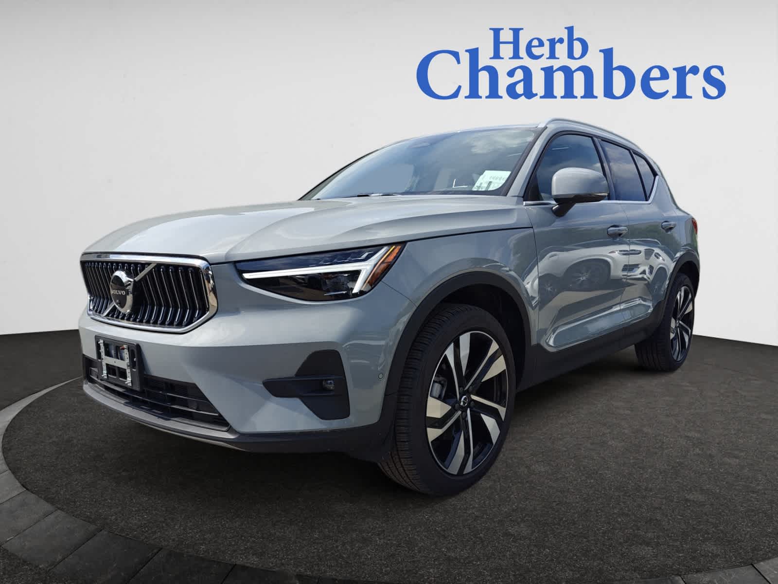 new 2024 Volvo XC40 car, priced at $51,130