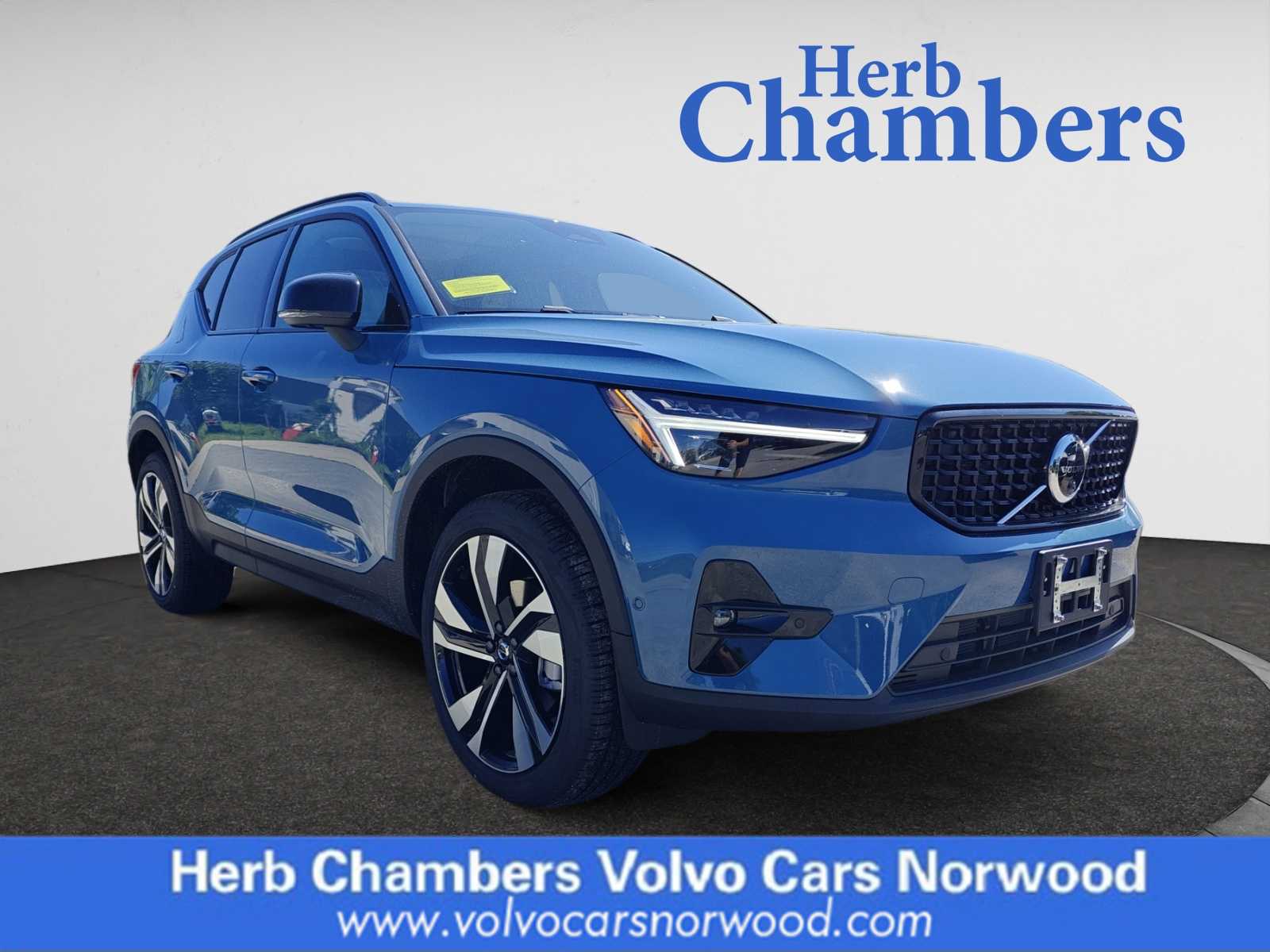 new 2024 Volvo XC40 car, priced at $52,410