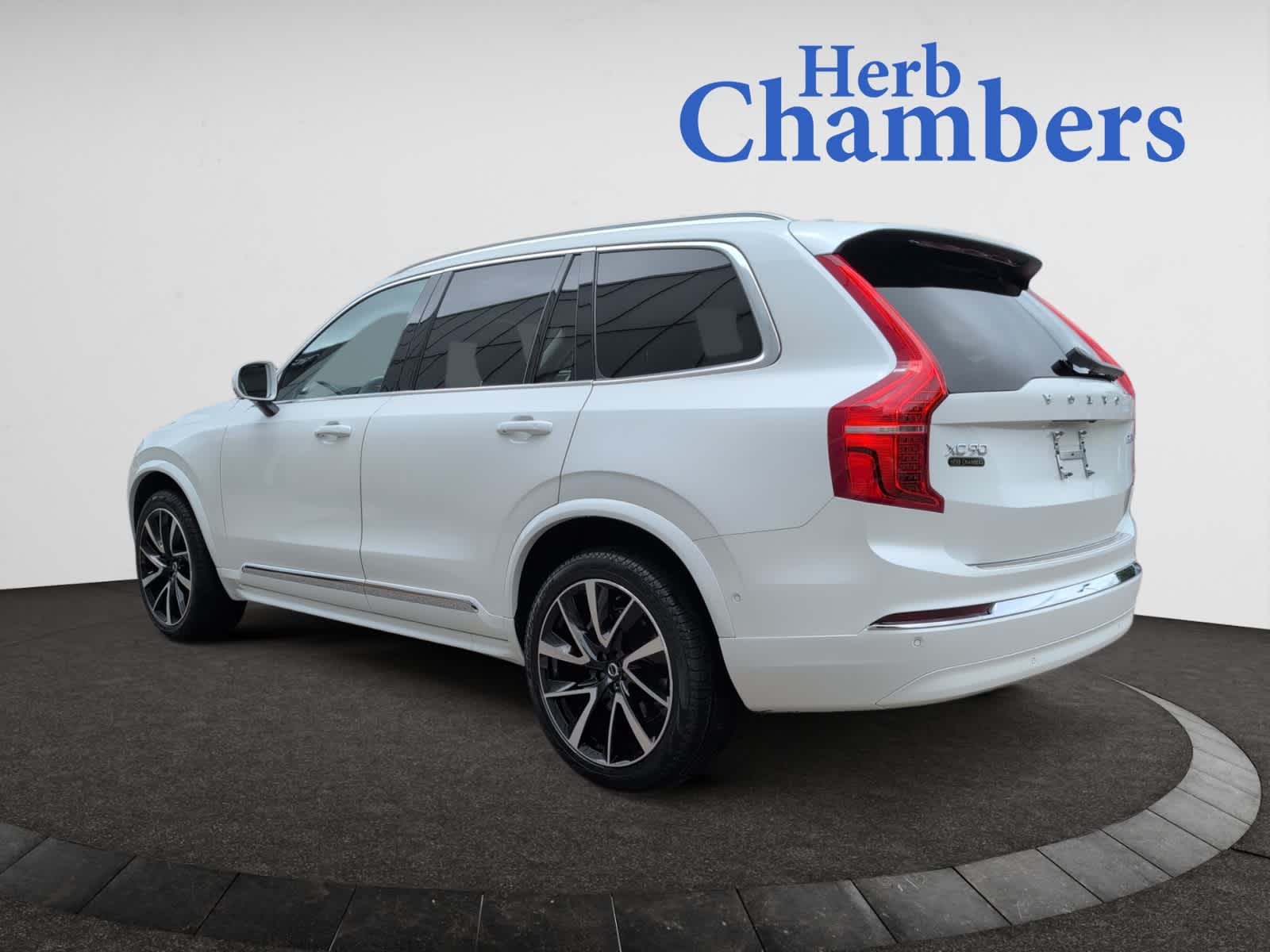 new 2024 Volvo XC90 car, priced at $55,998