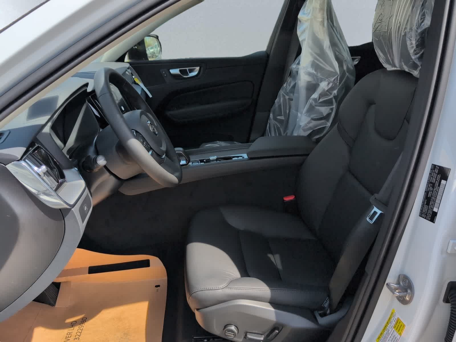 new 2025 Volvo XC60 car, priced at $50,300