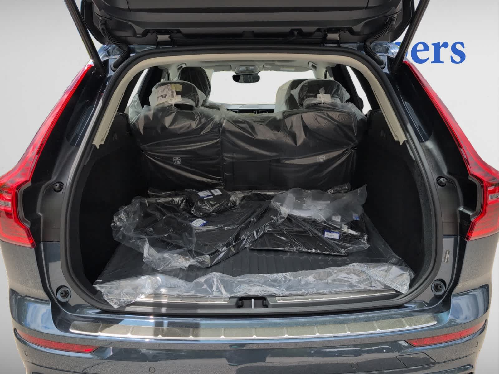 new 2025 Volvo XC60 car, priced at $55,360
