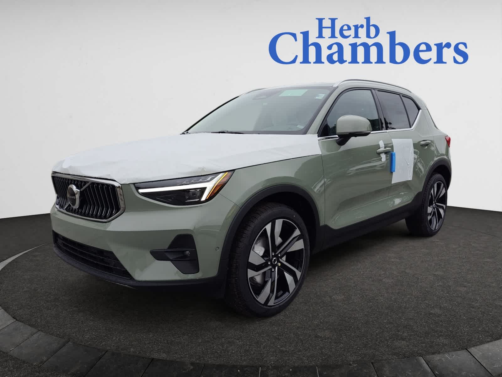 new 2025 Volvo XC40 car, priced at $51,040