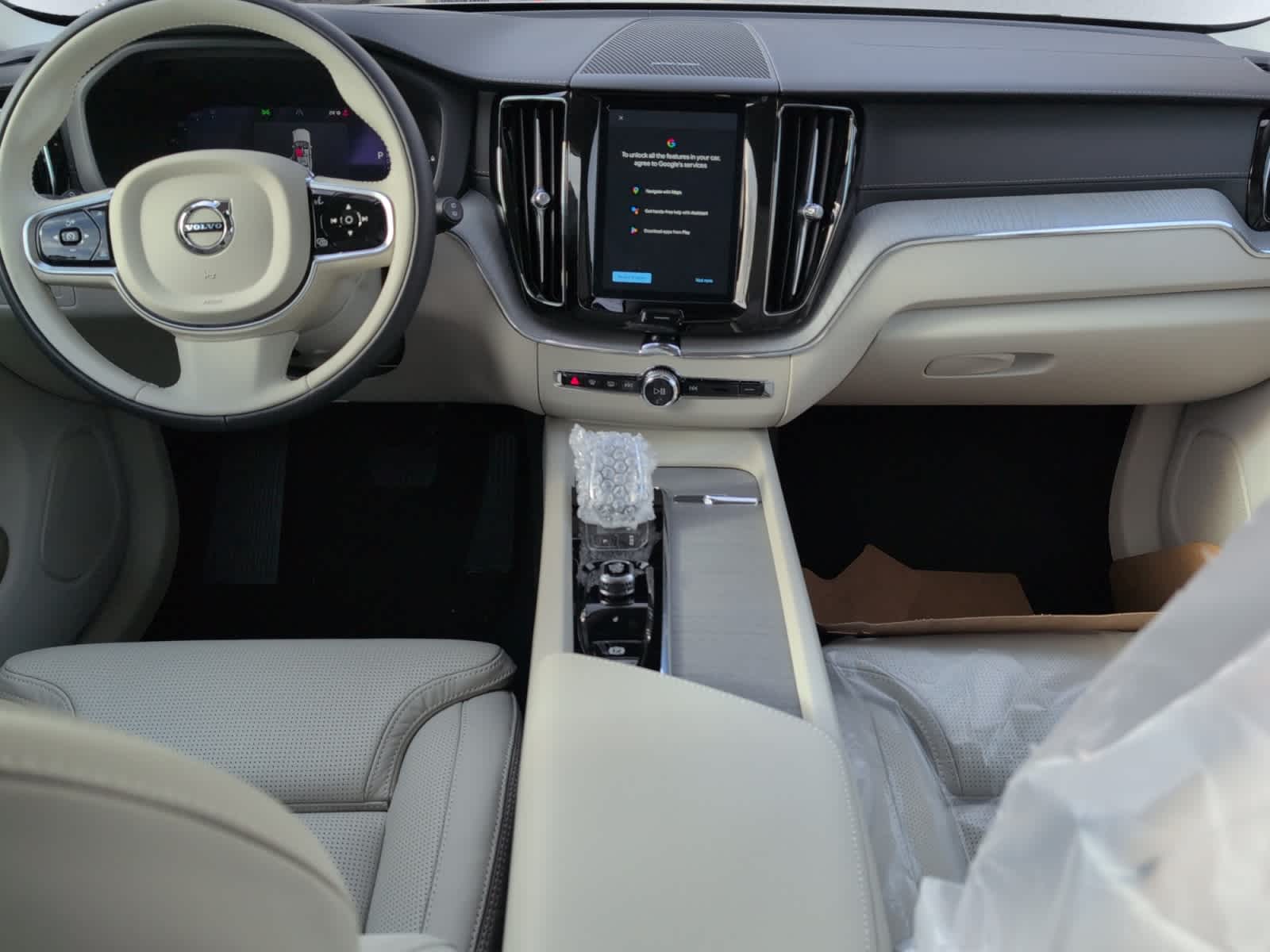 new 2025 Volvo XC60 plug-in hybrid car, priced at $71,485