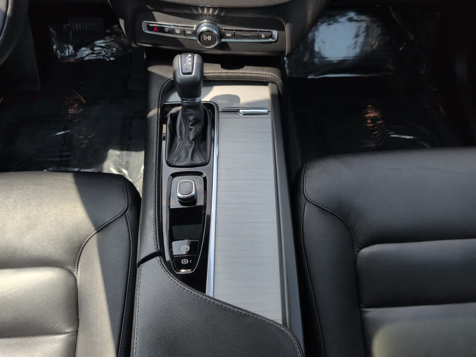 used 2022 Volvo XC90 car, priced at $42,998