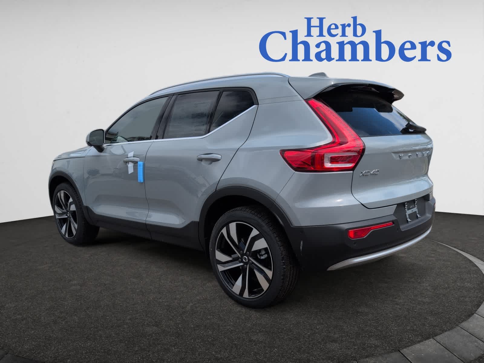 new 2025 Volvo XC40 car, priced at $52,235