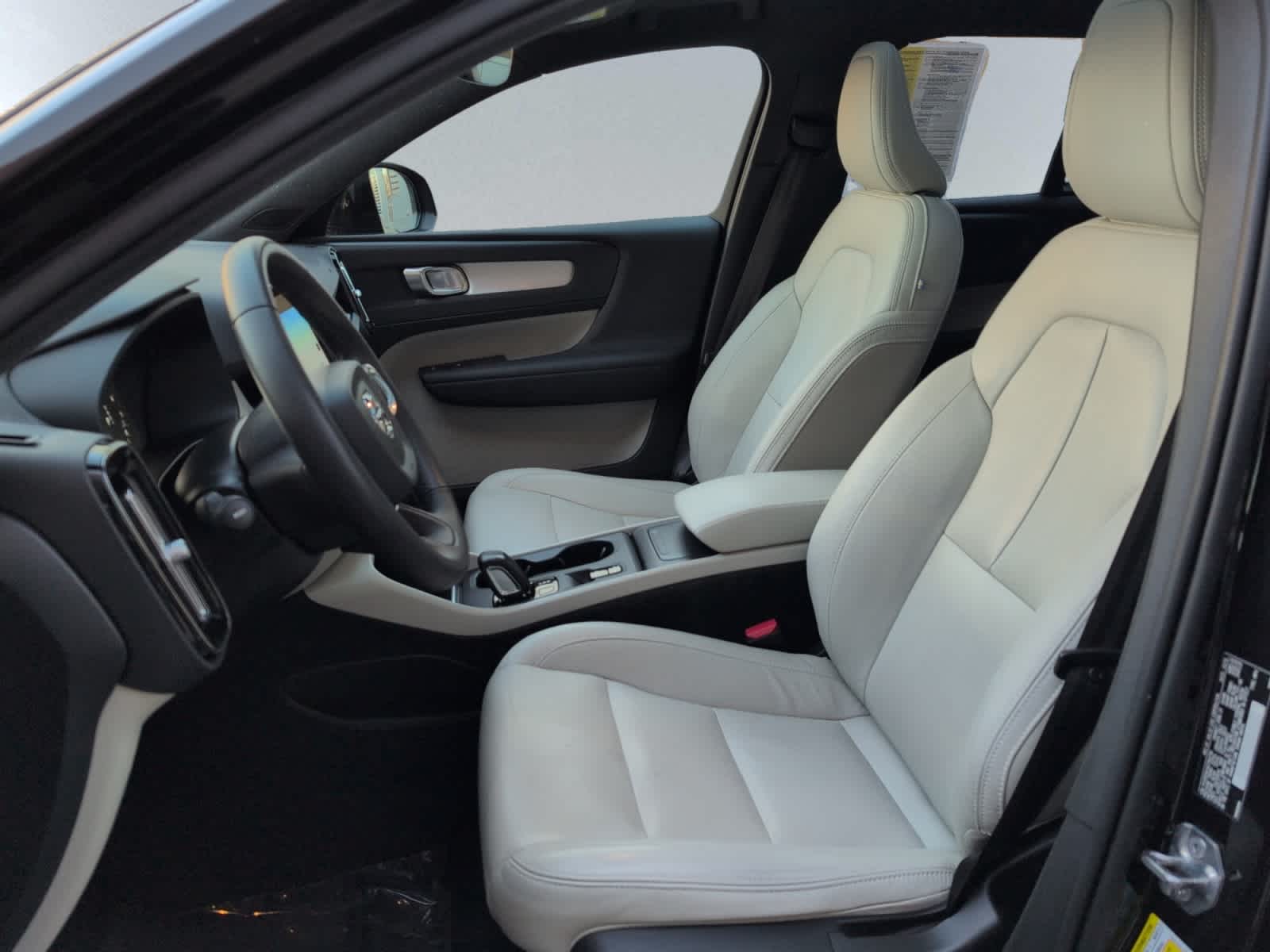 used 2019 Volvo XC40 car, priced at $20,998